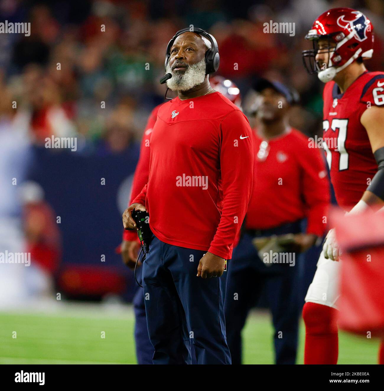 November 3, 2022: Houston Texans head coach Lovie Smith talks with