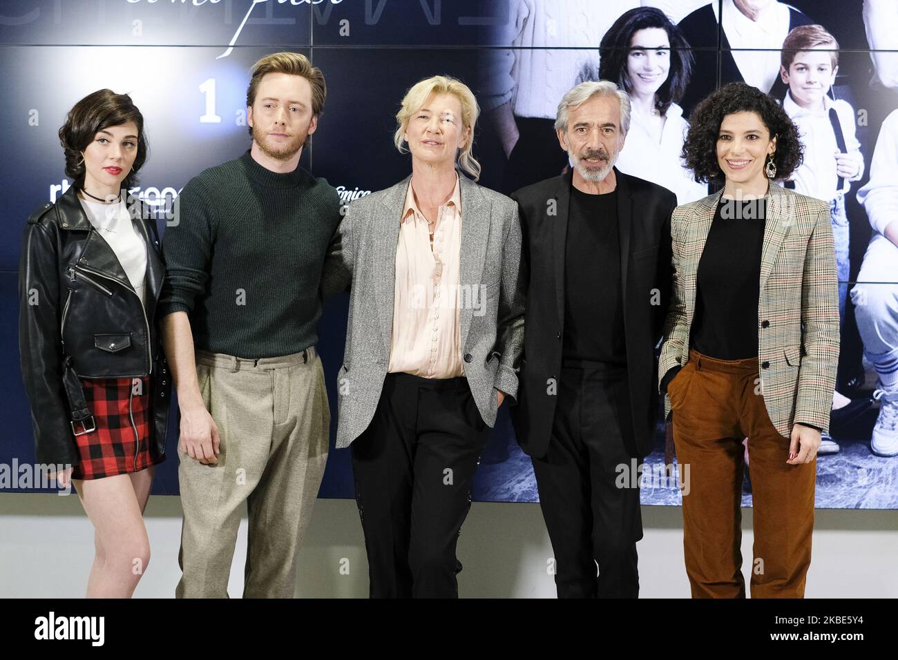 (L-R) Carmen Climent, Pablo Rivero, Ana Duato, Imanol Arias and Irene Visedo attend the 'Cuentame como paso' new season presentation on January 09, 2020 in Madrid, Spain. (Photo by Oscar Gonzalez/NurPhoto) Stock Photo