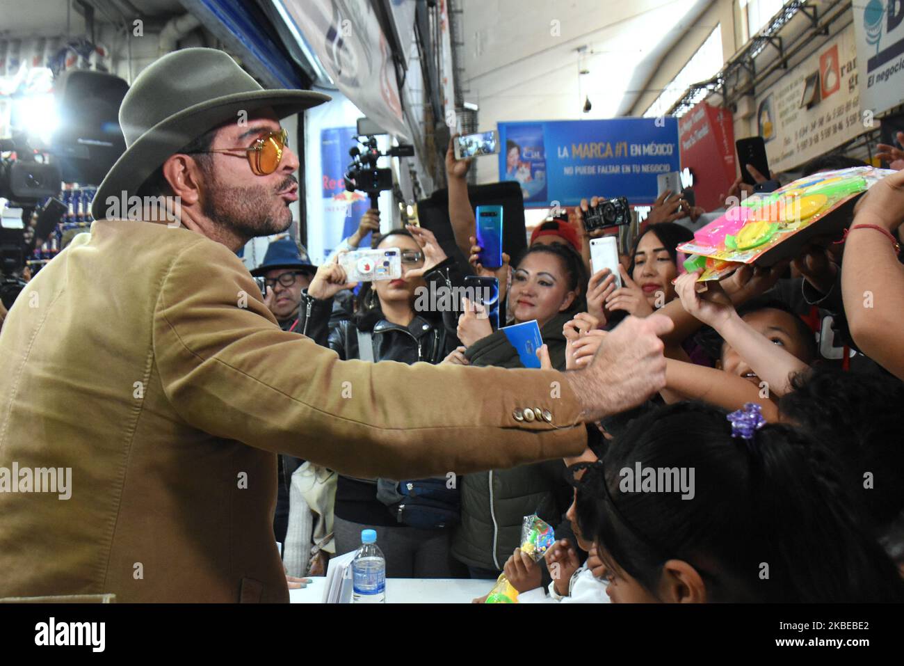 Singer Pablo Montero attends at Central de Abastos market to deliver toys to children as part of The Kings Day on January 11, 2020 in Mexico City, Mexico (Photo by Eyepix/NurPhoto) Stock Photo