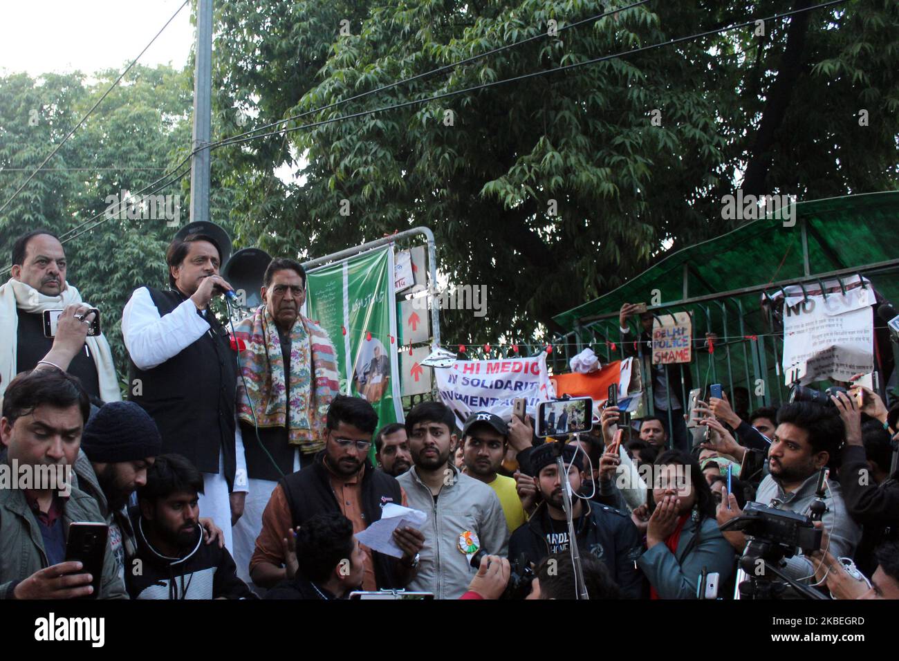 Congress leader Shashi Tharoor visited Jamia Millia Islamia and Shaheen Bagh to express solidarity with the protesting students and locals against the amended citizenship act (CAA) and the police brutality inside the JMI campus in New Delhi on January 12, 2020. (Photo by Mayank Makhija/NurPhoto) Stock Photo