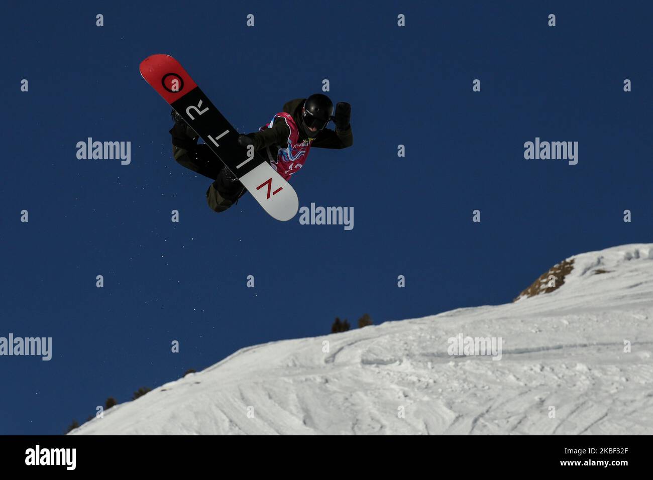 BREARLEY Liam from Canada competes in Snowboard Men's Halfpipe Finals on 12. day of Winter Youth Olympic Games Lausanne 2020 in Leysin Park & Pipe, Switzerland on January 21, 2020. (Photo by Dominika Zarzycka/NurPhoto) Stock Photo