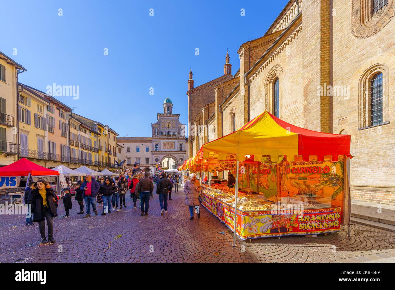 Crema duomo italy hires stock photography and images Alamy