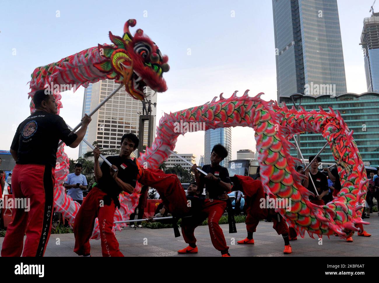 Liong performance entertain residents in the area in the city of Jakarta, Indonesia, on January 23, 2020. In order to welcome the Chinese New Year, the Jakarta government held a Jakarta Lunar event with various activities along the downtown streets of Sudirman and Thamrin. (Photo by Dasril Roszandi/NurPhoto) Stock Photo