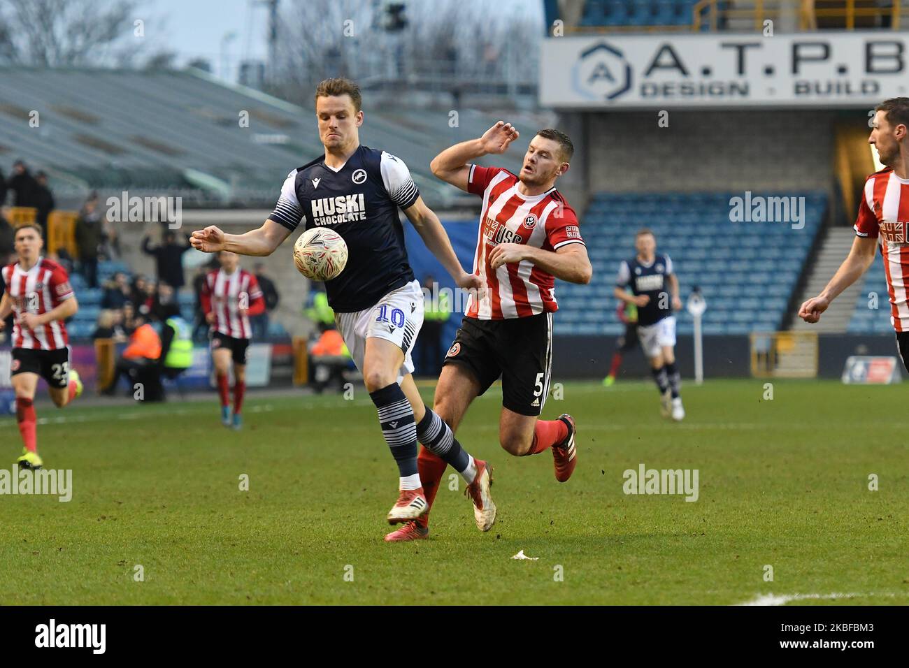 Matt Smith of Millwall and Jack O'Connell of Sheffield United in action during the FA Cup Fourth Round match between Millwall and Sheffield United at The Den on January 25, 2020 in London, England. (Photo by MI News/NurPhoto) Stock Photo