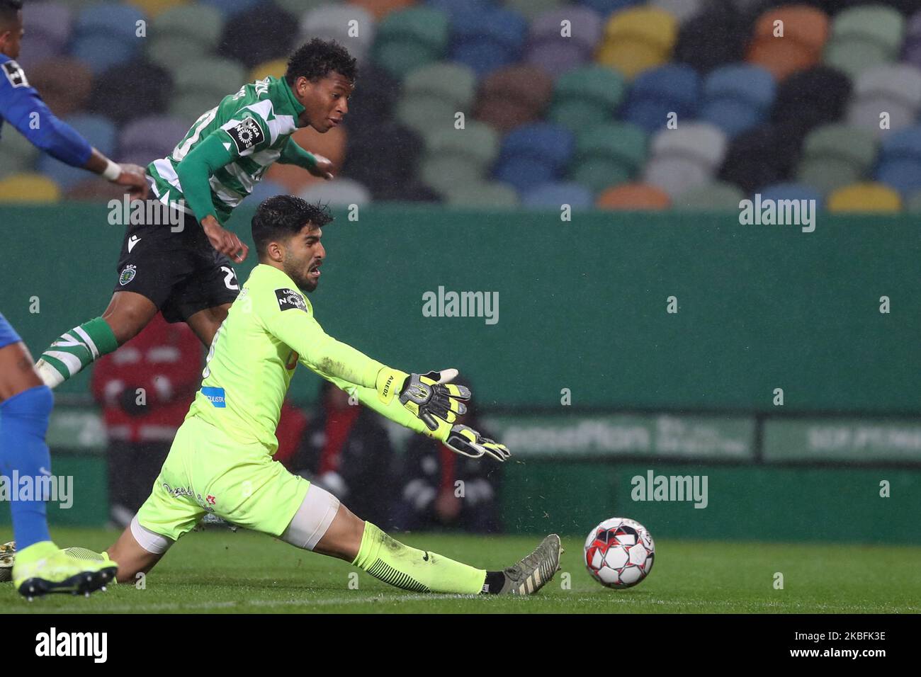 Gonzalo Plata of Sporting CP (L) vies with Amir Abedzadeh of CS Maritimo during the Portuguese League football match between Sporting CP and CS Maritimo at Jose Alvalade stadium in Lisbon, Portugal on January 27, 2020. (Photo by Pedro FiÃºza/NurPhoto) Stock Photo