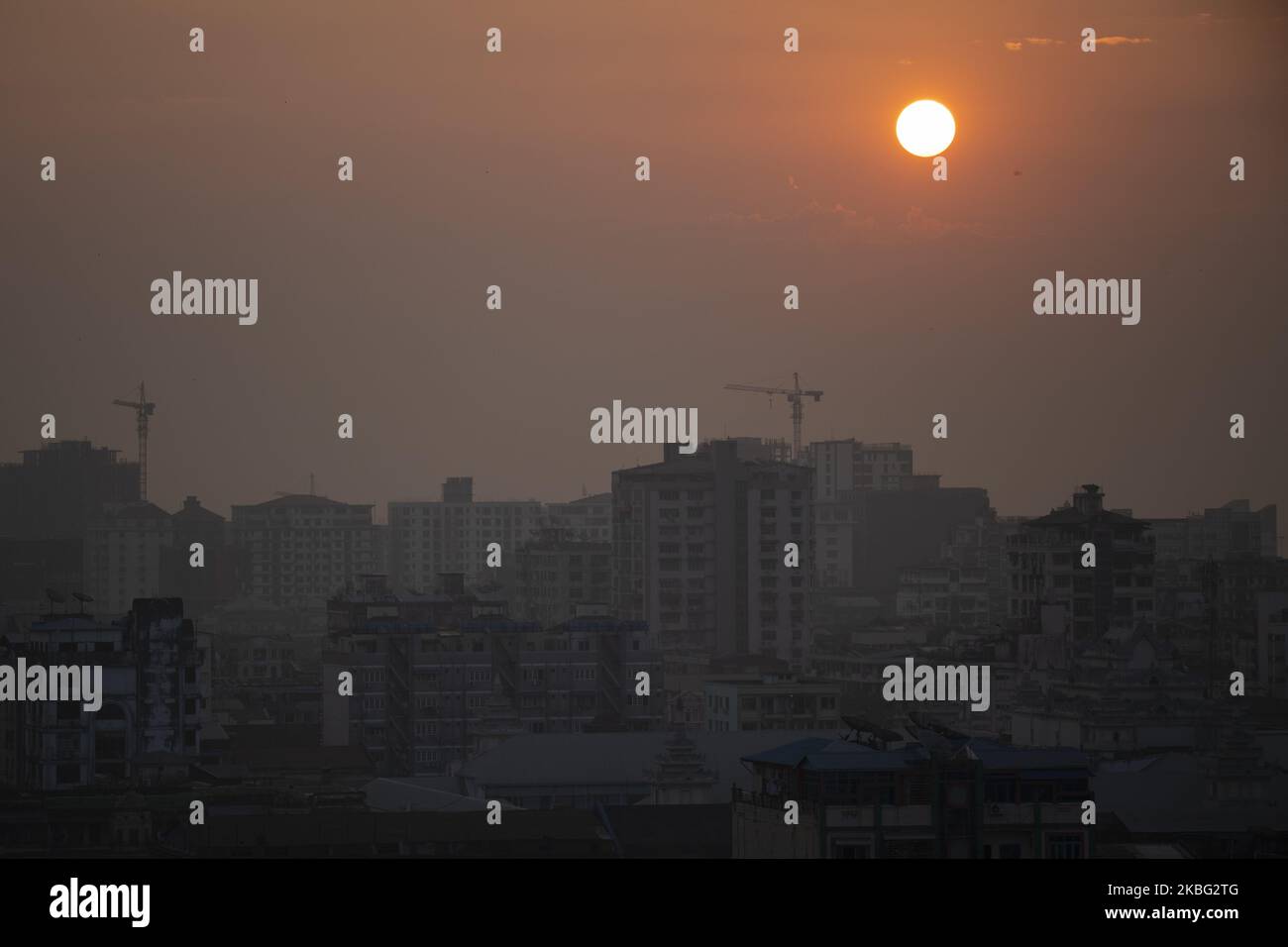 A general view of the sunrise over Yangon Skyline in Yangon, Myanmar on Februar 02, 2020. (Photo by Shwe Paw Mya Tin/NurPhoto) Stock Photo