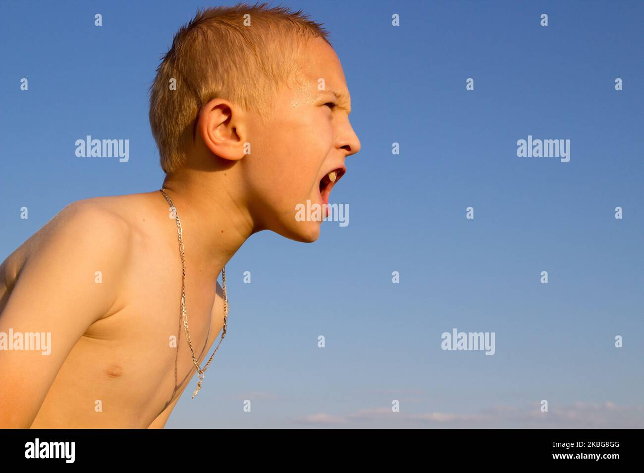 Boy side profile hi-res stock photography and images - Alamy