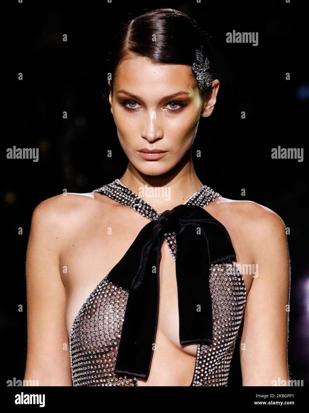 9,735 Bella Hadid Runway Stock Photos, High-Res Pictures, and Images -  Getty Images