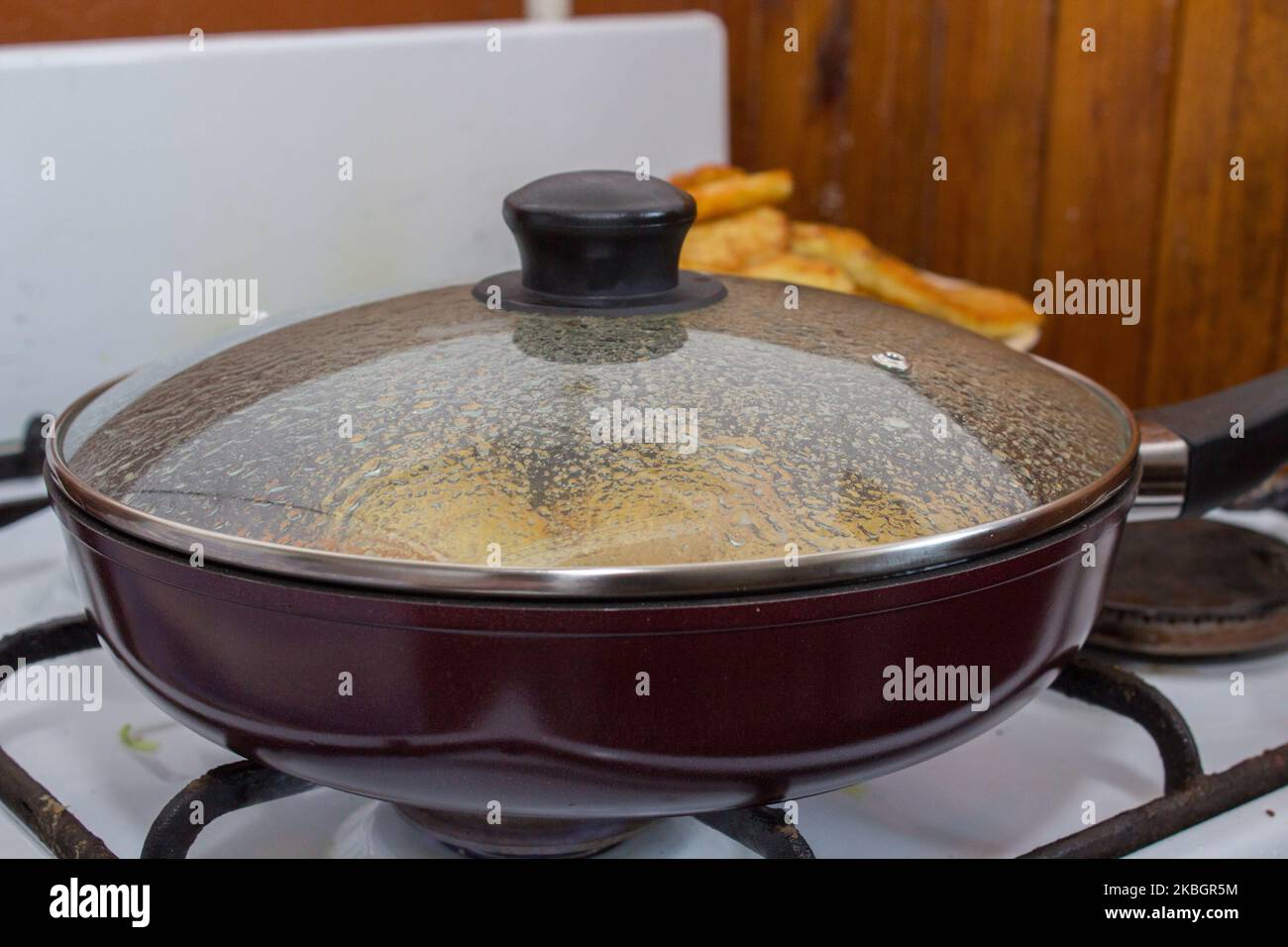 Hot frying pan hires stock photography and images Alamy
