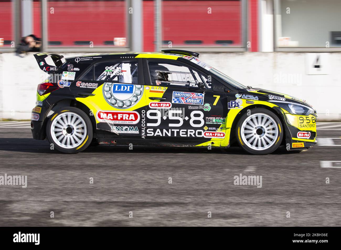 R5 during hi-res stock photography and images - Page 2 - Alamy