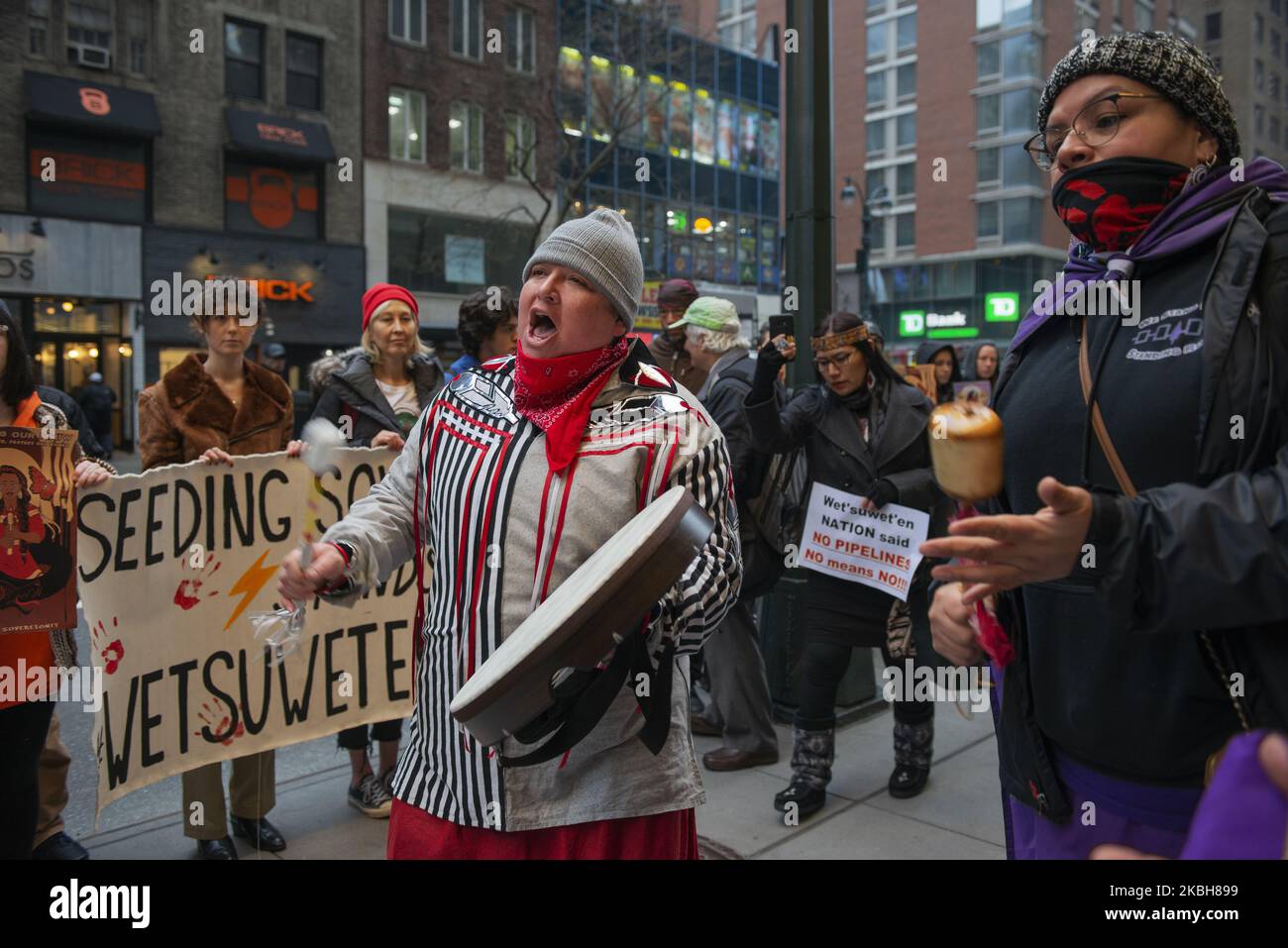 Wet'suwet'en protesters hi-res stock photography and images - Alamy
