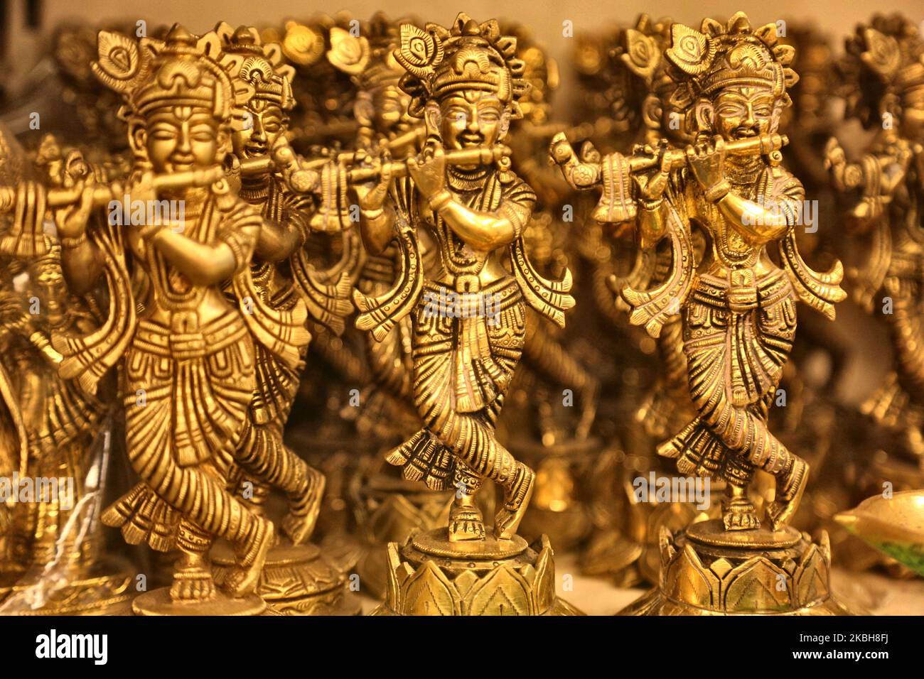 Idols of lord krishna hires stock photography and images Alamy