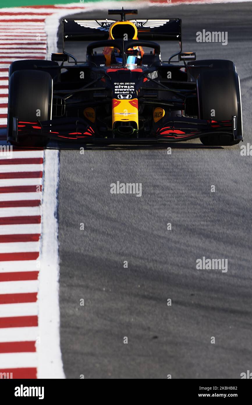 Alexander Albon of Thailand driving the (23) Aston Martin Red Bull ...