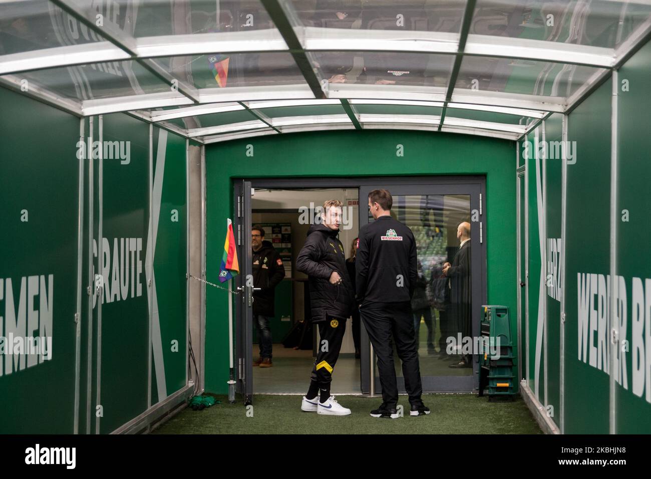 Tim Borowski (right), co trainer of Bremen speaks to Julian Brandt (left) of Dortmund prior to the 1. Bundesliga match SV Werder Bremen v Borussia Dortmund in Bremen, Germany, on February 22, 2020. (Photo by Peter Niedung/NurPhoto) Stock Photo