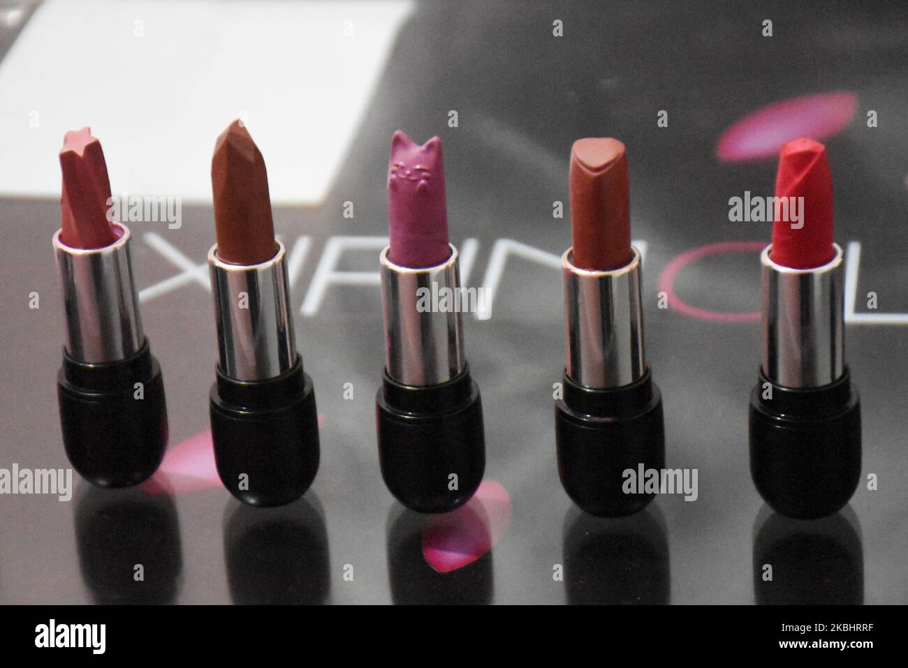 A manufacturing process of handmade lipsticks with organic products on