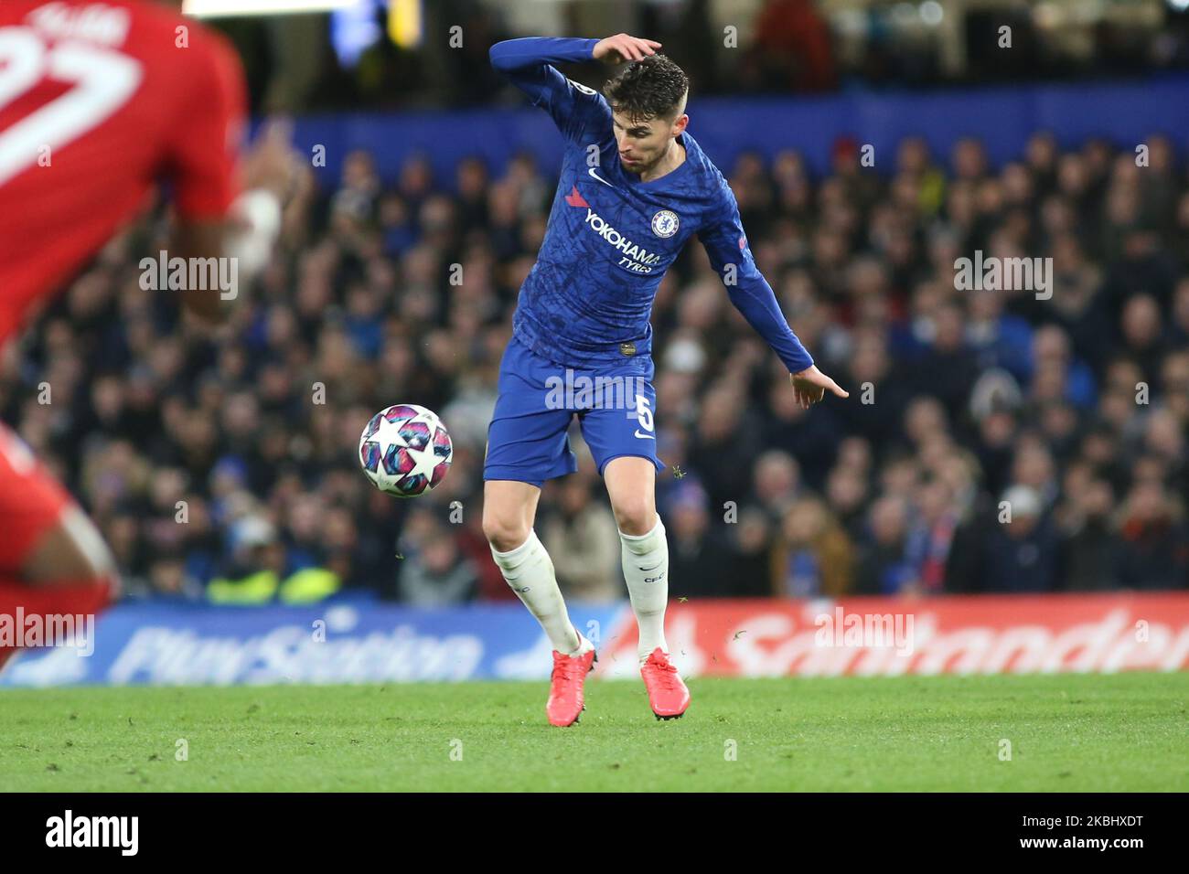 Jorginho (Chelsea) controls the ball during the 2019/20 UEFA Champions  League 1/8 playoff finale game between Chelsea FC (England) and Bayern  Munich (Germany) at Stamford Bridge. (Photo by Federico Guerra  Moran/NurPhoto Stock