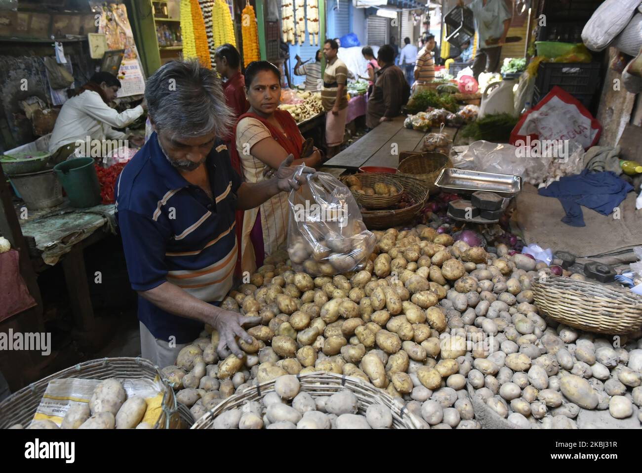 A wholesale vegetable market in Kolkata, India, 28 February, 2020. Having suffered its weakest expansion in over six years in the September quarter, India's economy probably fared slightly better in the December quarter, before suffering a relapse due to the impact of the Coronavirus globally according to an Indian media report. (Photo by Indranil Aditya/NurPhoto) Stock Photo