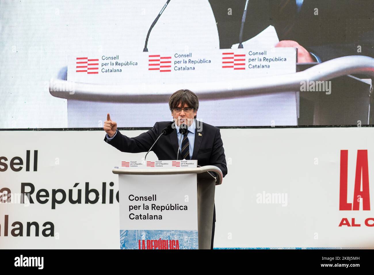 Carles Puigdemont, former Catalan President and Member of the European Parliament speaks to his supporters during a rally on February 29, 2020 in Perpignan, France. The former Catalan President attended a Pro-Independence rally in Perpignan. (Photo by Adria Salido Zarco/NurPhoto) Stock Photo