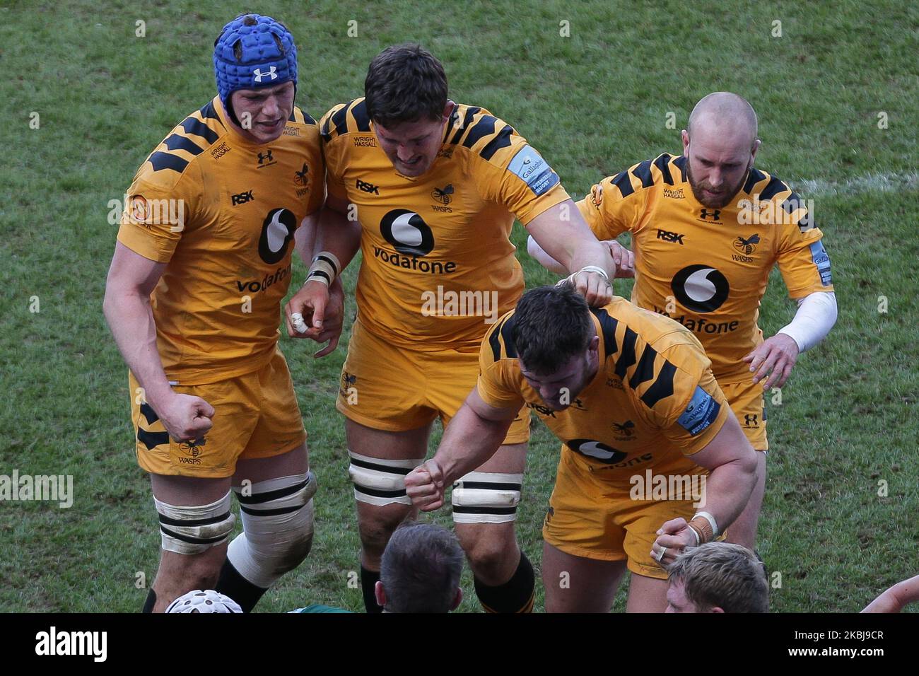 Jack willis of wasps rugby and dan robson of wasps rugby celebrate a
