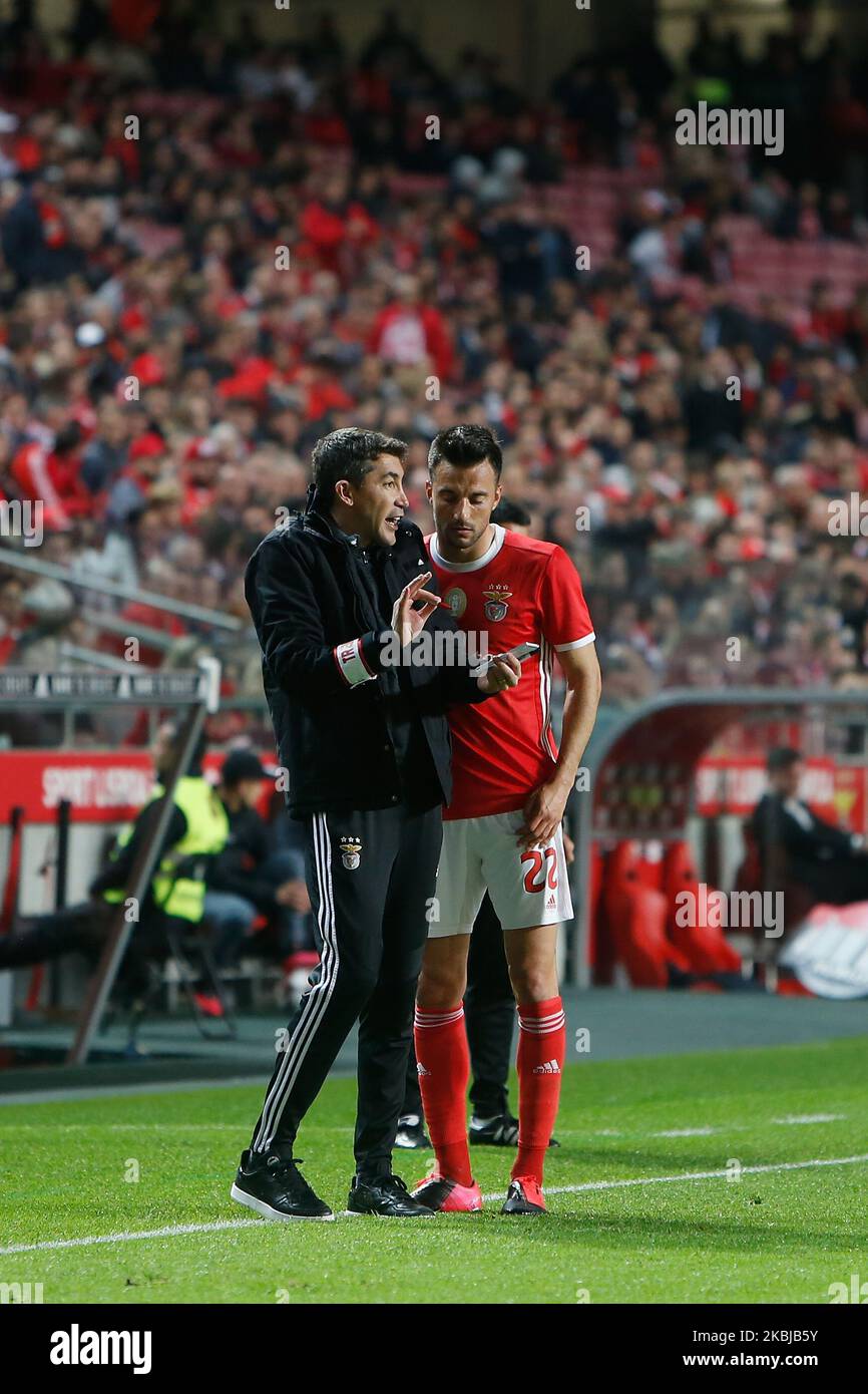 Bruno Lage and Andreas Samaris during the Liga Nos match between SL Benfica and Moreirense FC at Estádio da Luz on March 2, 2020 in Lisbon, Portugal. (Photo by Valter Gouveia/NurPhoto) Stock Photo