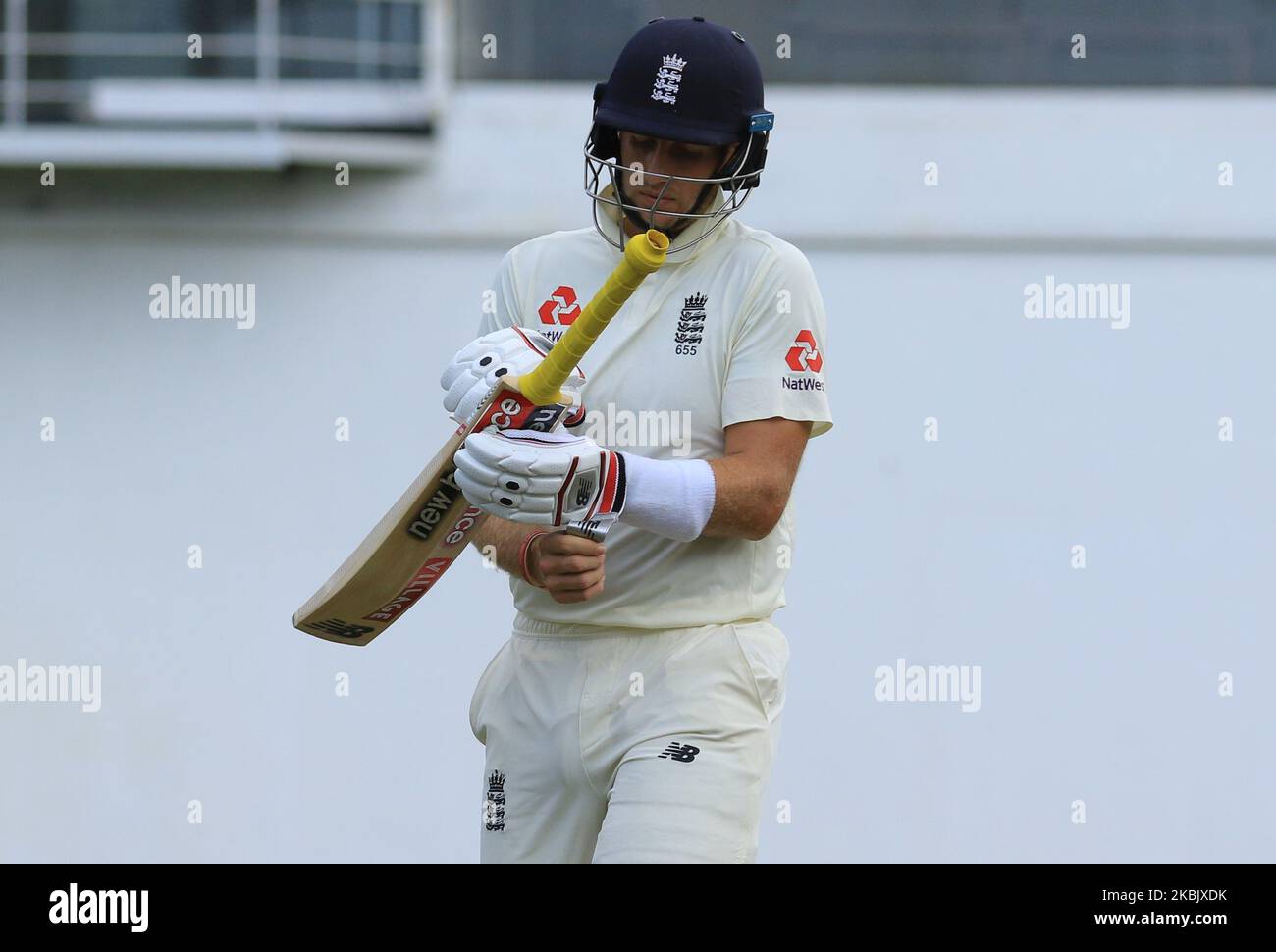 England cricket captain Joe Root walks back after his dismissal during the second day of the 2nd Warm up cricket match between Sri Lanka's Board President's XI and England at P Sara Oval on March 13, 2020 in Colombo, Sri Lanka (Photo by Tharaka Basnayaka/NurPhoto) Stock Photo