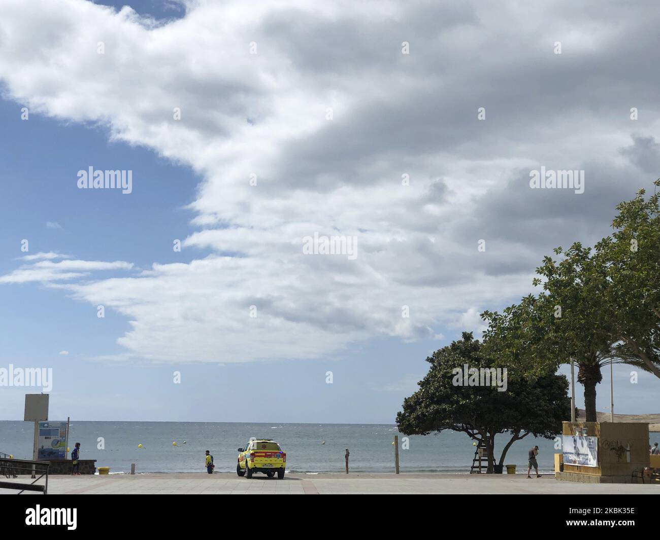 A car of lifeguards in a empty beach in Tenerife, Canary Islands on March 15, 2020 as a measure to prevent the spread of the new Coronavirus, COVID-19. (Photo by Sabine Jacob/NurPhoto) Stock Photo