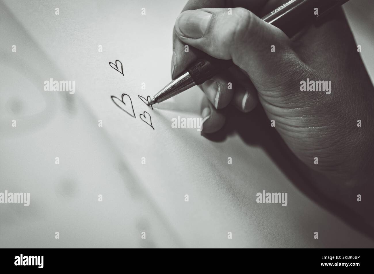 Hand to hart hi-res stock photography and images - Alamy