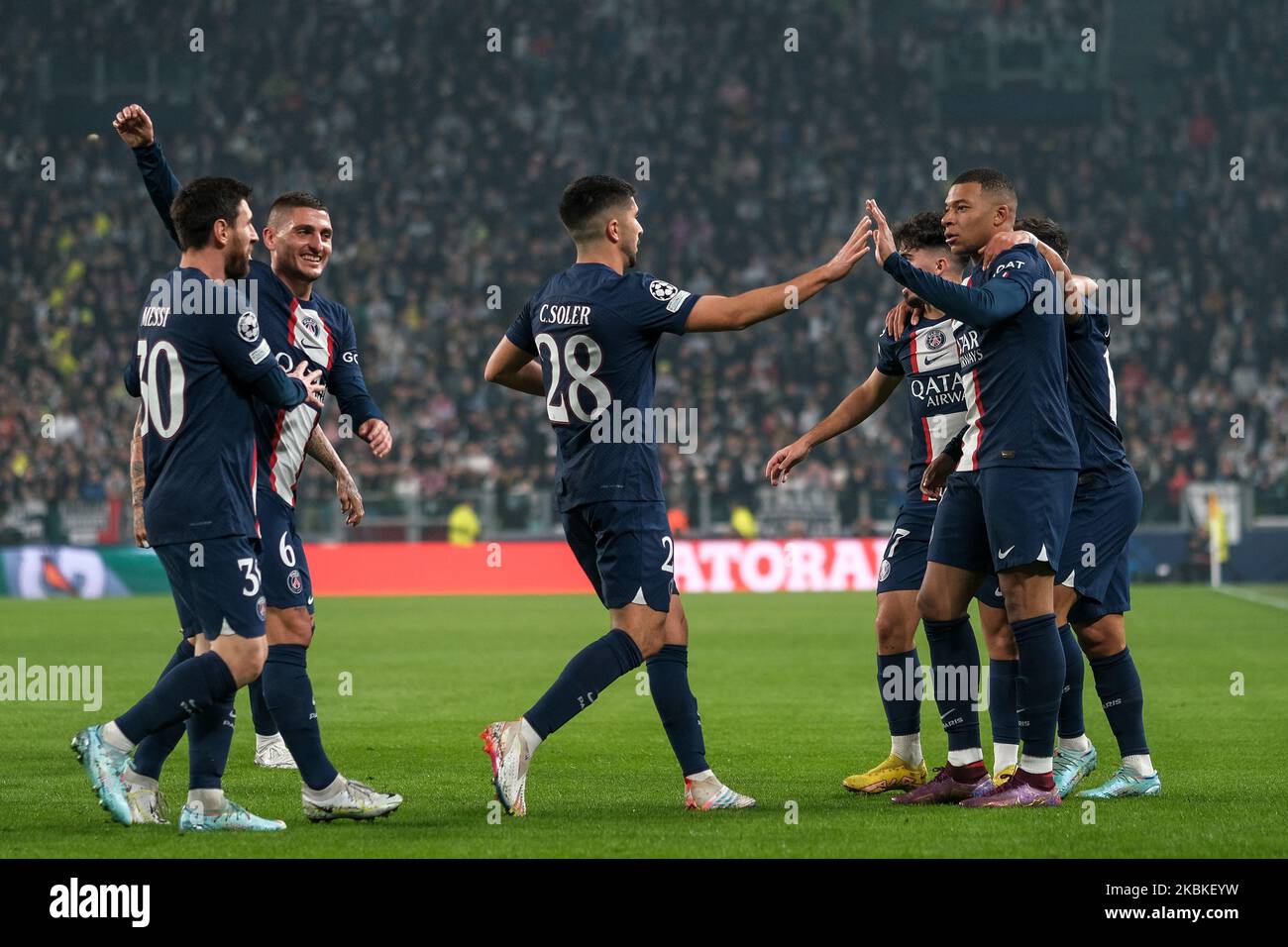 Cadre Photo Dédicacé Messi, Neymar, Mbappé – PSG – Réimpression Numérique A4 (30,5x20,3 Cm) Dans Cadre Noir, Fabriqué à La Main Au Royaume-Uni