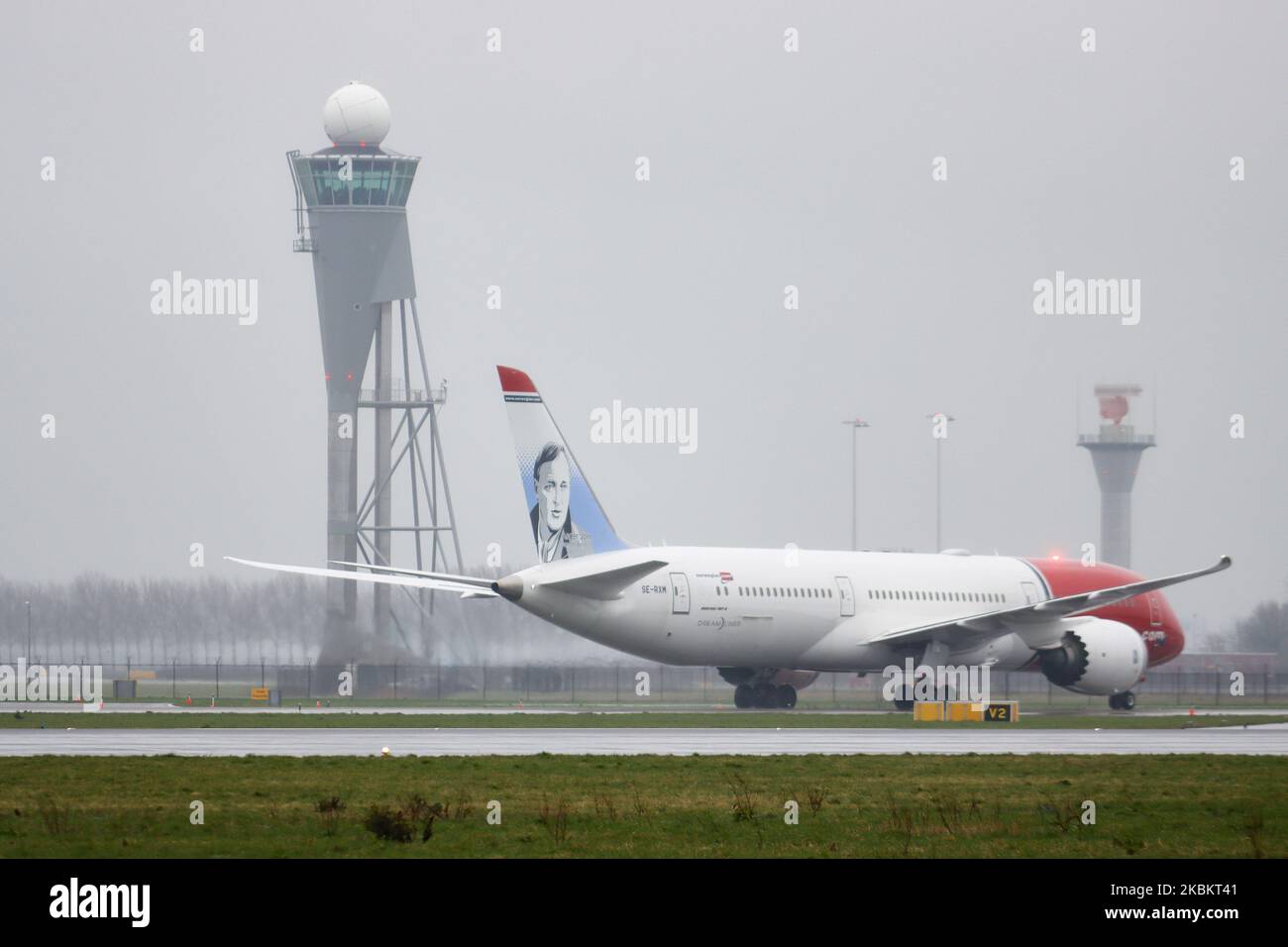 Shuttle plane hi res stock photography and images Page 16 Alamy