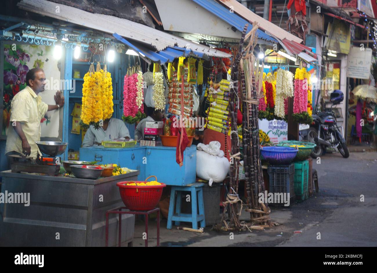 Flower seller in the city of Thiruvananthapuram (Trivandrum), Kerala, India on February 13, 2020. (Photo by Creative Touch Imaging Ltd./NurPhoto) Stock Photo