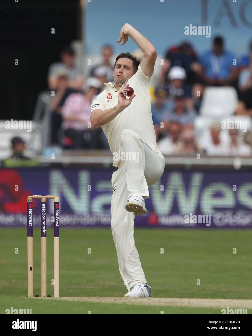 Chris Woakes of England bowling during the first day of the Second Nat West Test match between England and Pakistan at Headingley Cricket Ground, Leeds on Friday 1st June 2018. (Photo by Mark Fletcher/MI News/NurPhoto) Stock Photo