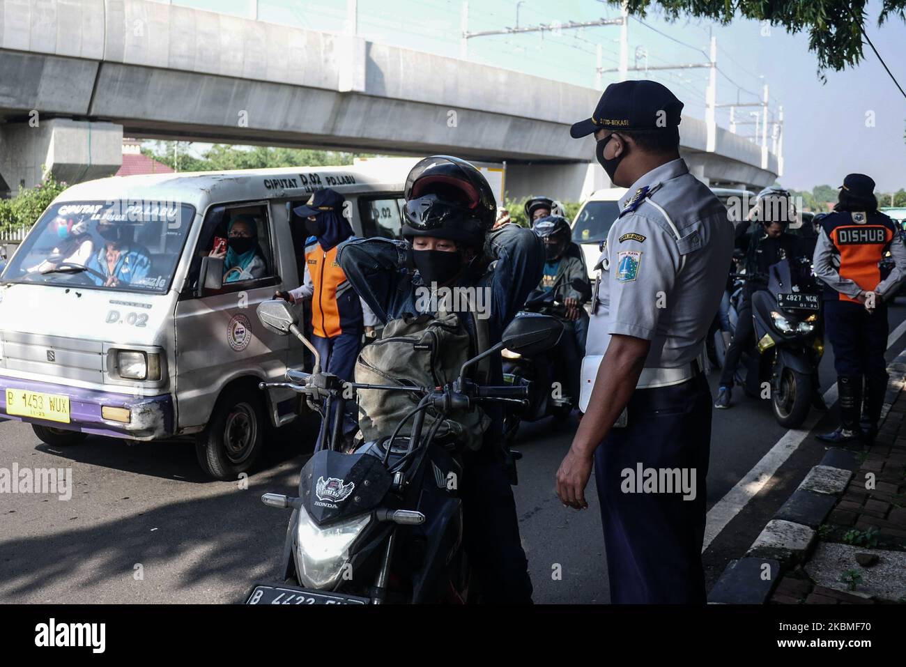 Checkpoint Signal On Rider Rider asks hi-res stock photography and images - Alamy