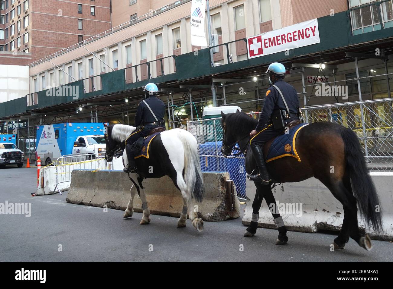 Nypd mounted unit hires stock photography and images Alamy