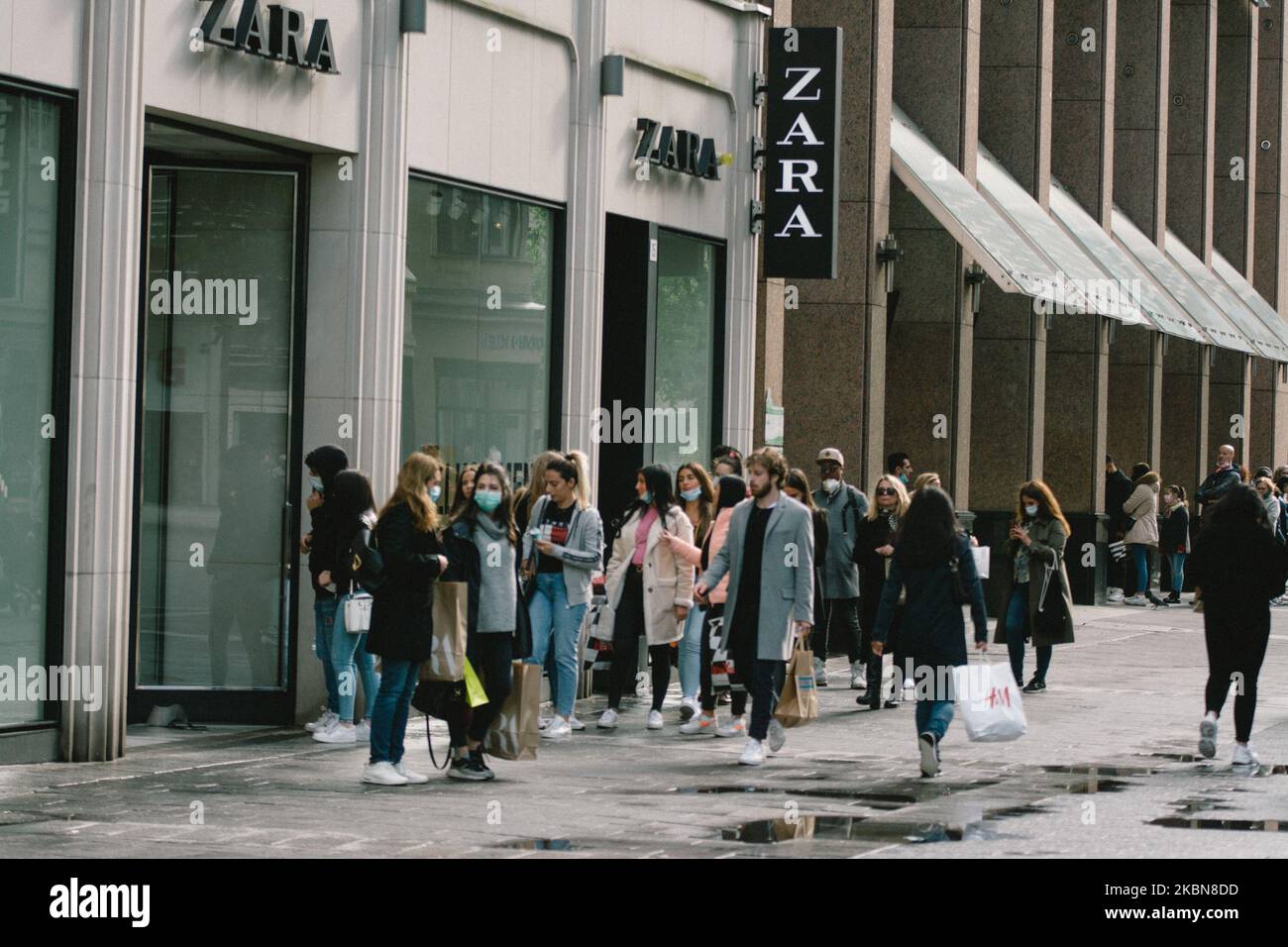 Clothing store zara hi res stock photography and images Page 8 Alamy