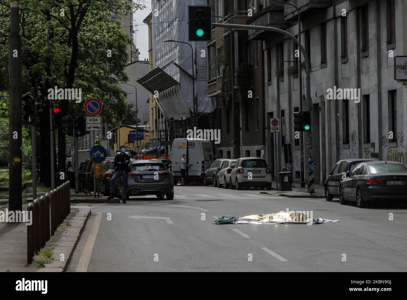 Around 9.30 am a man committed suicide in the Corso Buenos Aires in Milan, May 04, 2020. (Photo by Mairo Cinquetti/NurPhoto) Stock Photo