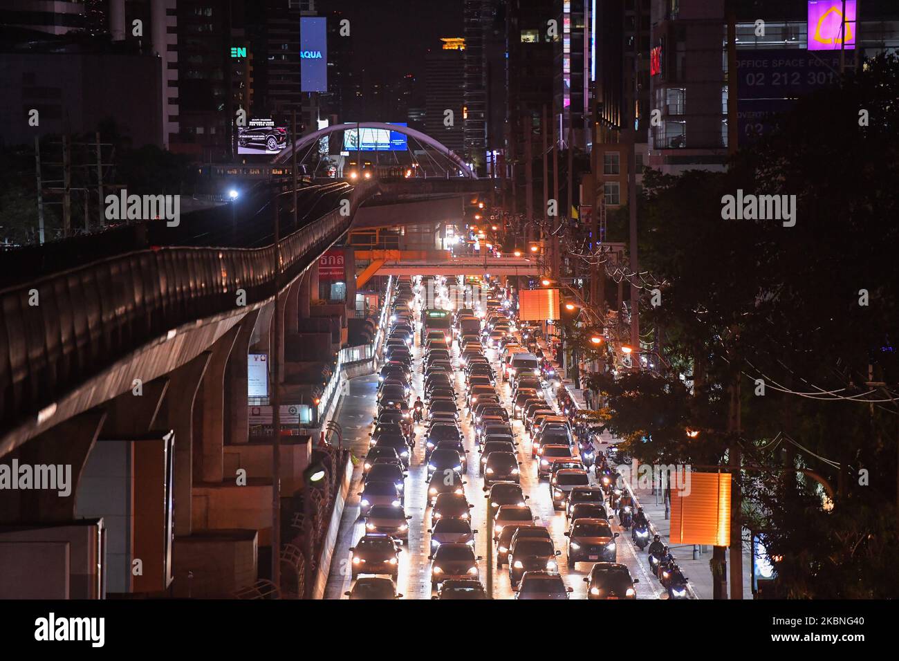 Traffic jams on weekend at Sathon road in Bangkok, Which is the time off work that people are heading home before starting night curfew on May 8, 2020 in Bangkok, Thailand. As Thai government allowanced to an easing of measures to combat the spread of the coronavirus after Thailand's lockdown was partially lifted and the number of new infections continues to decline. (Photo by Vachira Vachira/NurPhoto) Stock Photo