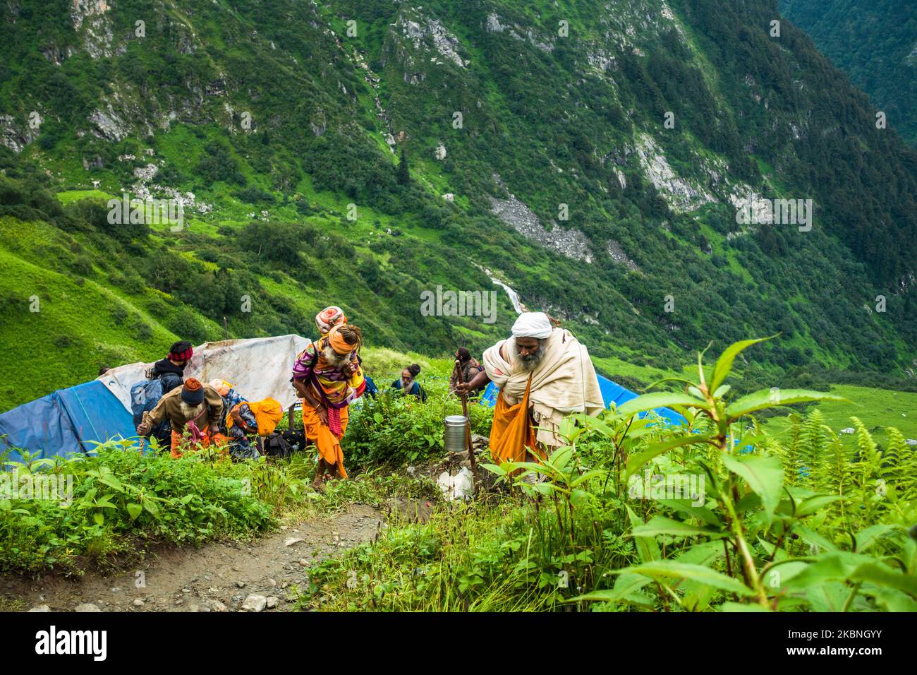 July 14th 2022, Himachal Pradesh India. Himalayan Sadhus trekking in the mountains during Shrikhand Mahadev Kailash Yatra. Stock Photo
