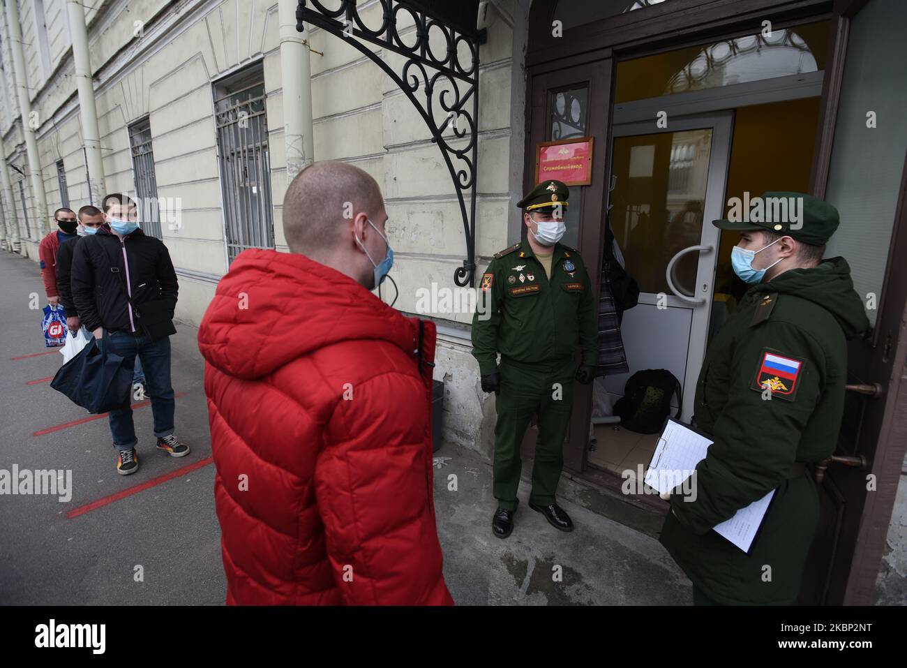 Russian conscripts at a local recruitment office, St. Petersburg, on May 20, 2020. President Vladimir Putin declared a send to the army of 135,000 people during the spring call-up in Russia which started on the 20th of May. All recruits tested for Covid-19 infection, will be quarantined for 14 days in their military units. (Photo by Sergey Nikolaev/NurPhoto) Stock Photo