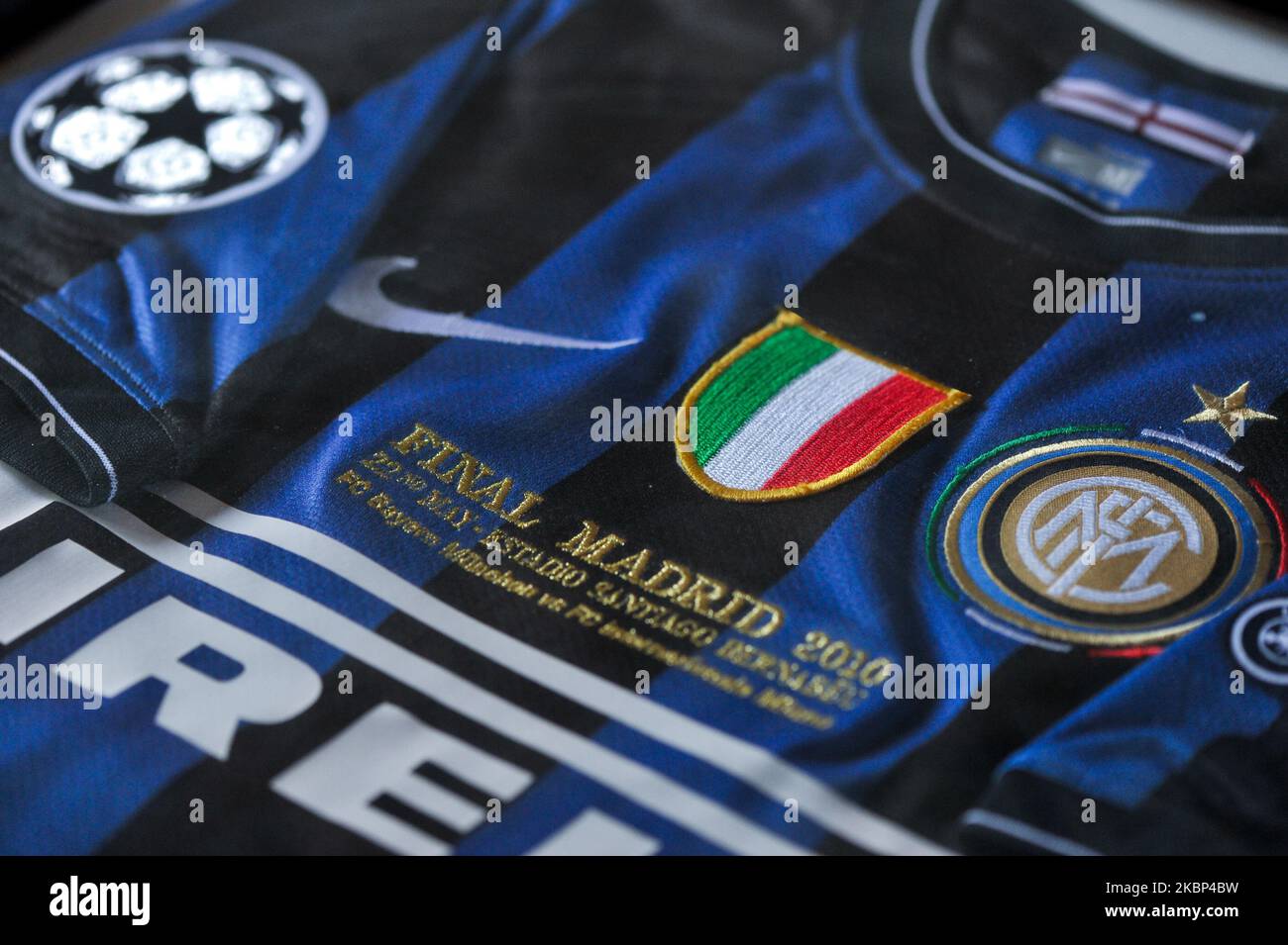 The picture show a Inter Official celebrative shirts with Milito, Zanetti and Sneijder autographs in L'Aquila, Italy, on 21 May 2020. Decade of Inter Triplete and UEFA Champions League win: Jose Mourinho and his players won the Uefa Champions League in Santhiago Bernabeu Stadium in Madrid, Spain, on May 22, 2010. (Photo by Lorenzo Di Cola/NurPhoto) Stock Photo