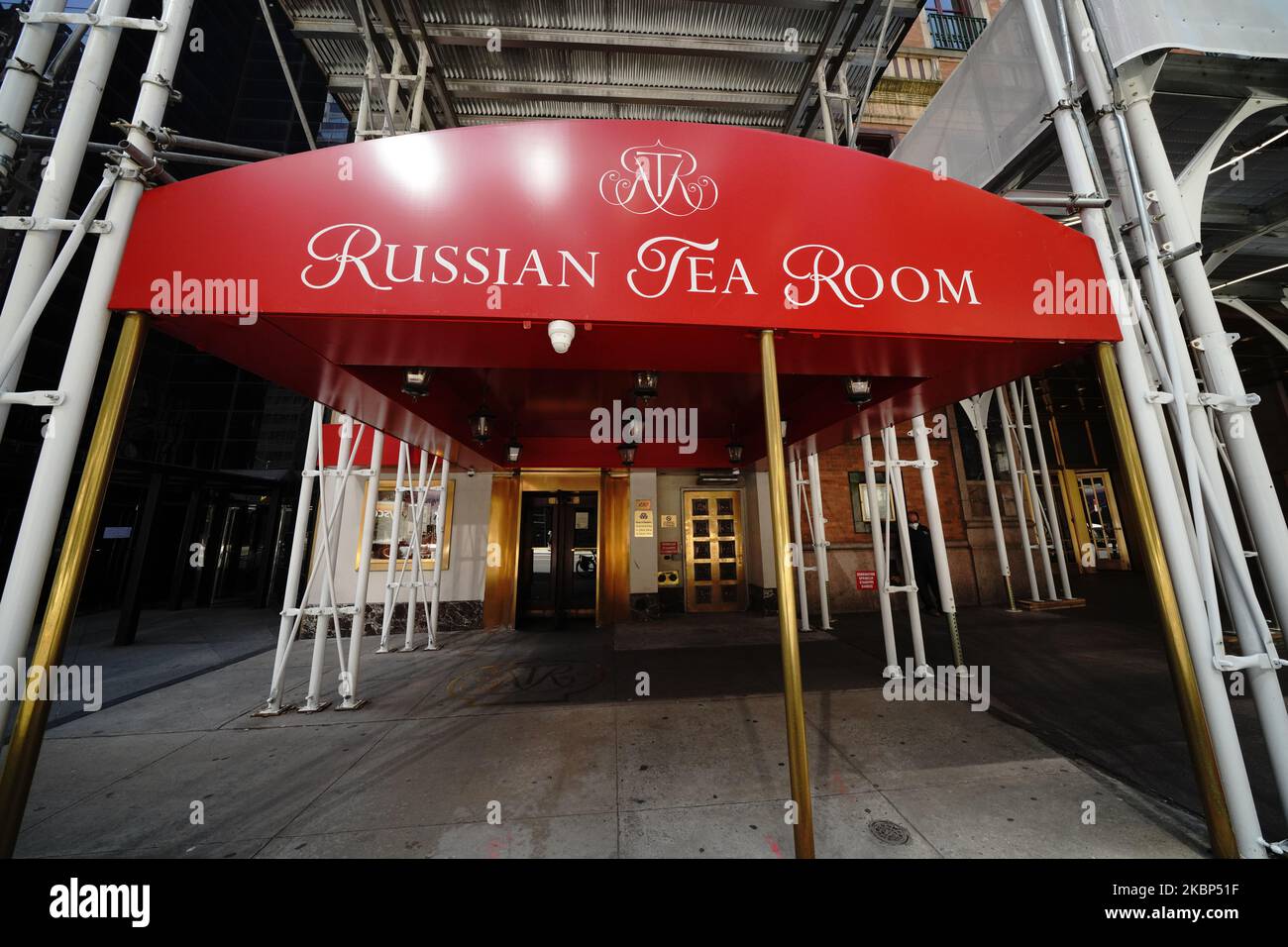 A view of the Russian Tea Room during the coronavirus pandemic on May 20, 2020 in New York City. COVID-19 has spread to most countries around the world, claiming over 316,000 lives with over 4.8 million infections reported. (Photo by John Nacion/NurPhoto) Stock Photo