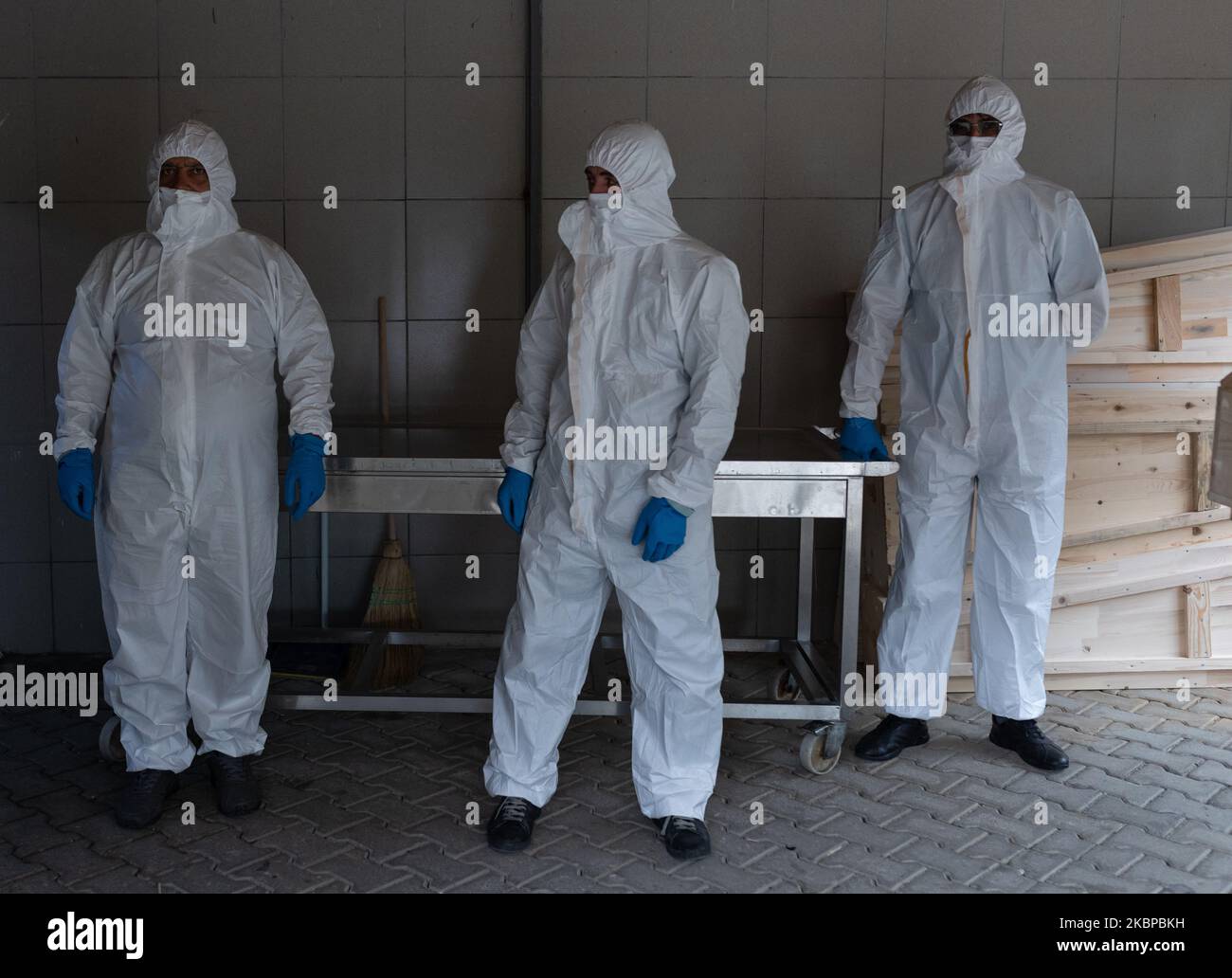 morgue-workers-hi-res-stock-photography-and-images-alamy