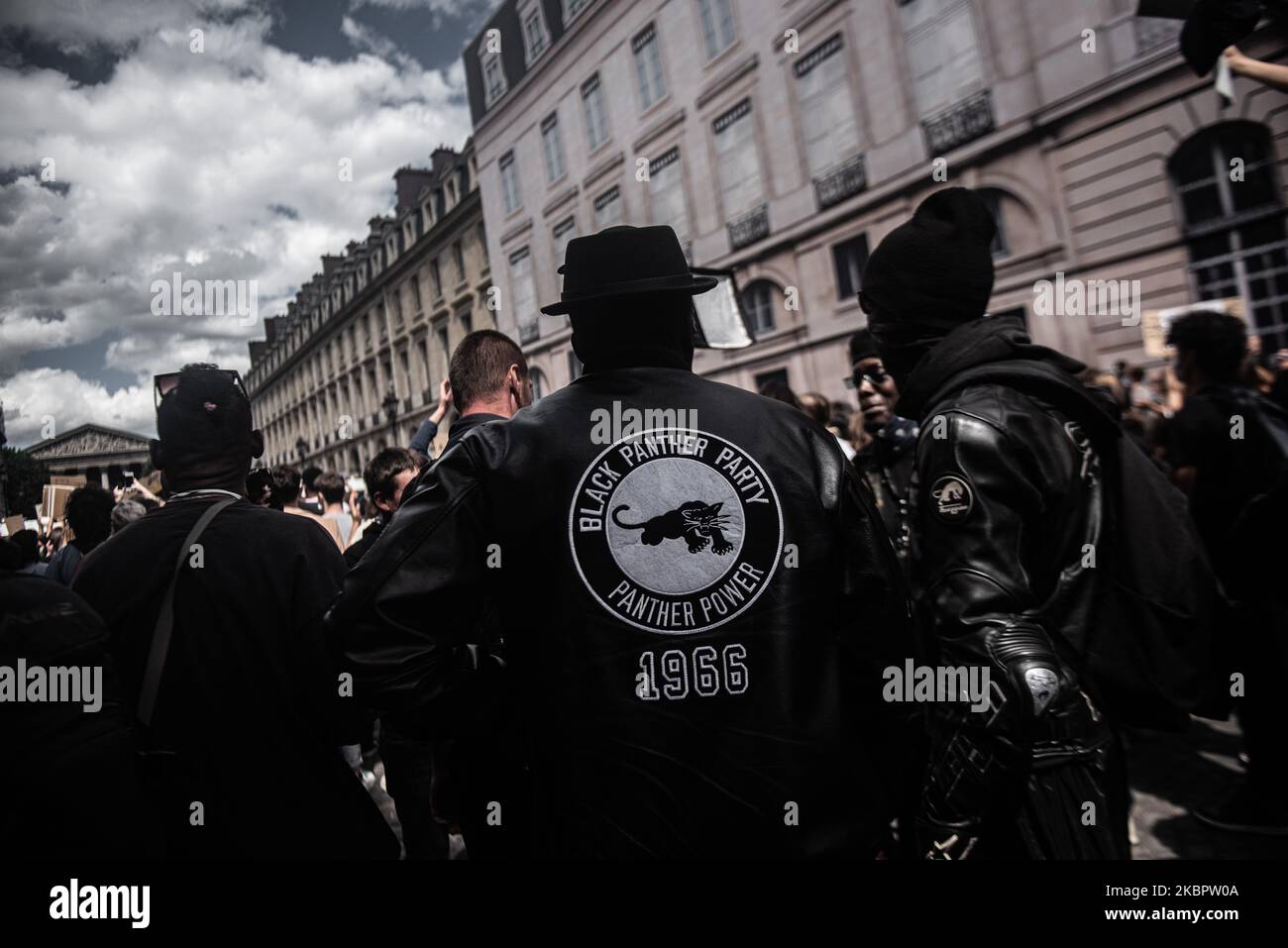 Protesters gather in front of the US Embassy in place de la Concorde, Paris, France, on June 6, 2020 to demonstrate against the murder of Adama Traore, George Floyd and victims of police racism and violence. (Photo by George Nickels/NurPhoto) Stock Photo