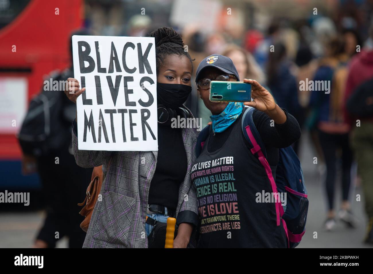 A large scale Black Lives Matter protest in Manchester's Piccadilly Gardens. The mass demonstration went ahead, despite concerns over social distancing and a reportedly rising r-number in the North West. Saturday 6th June 2020 (Photo by Pat Scaasi/MI News/NurPhoto) Stock Photo