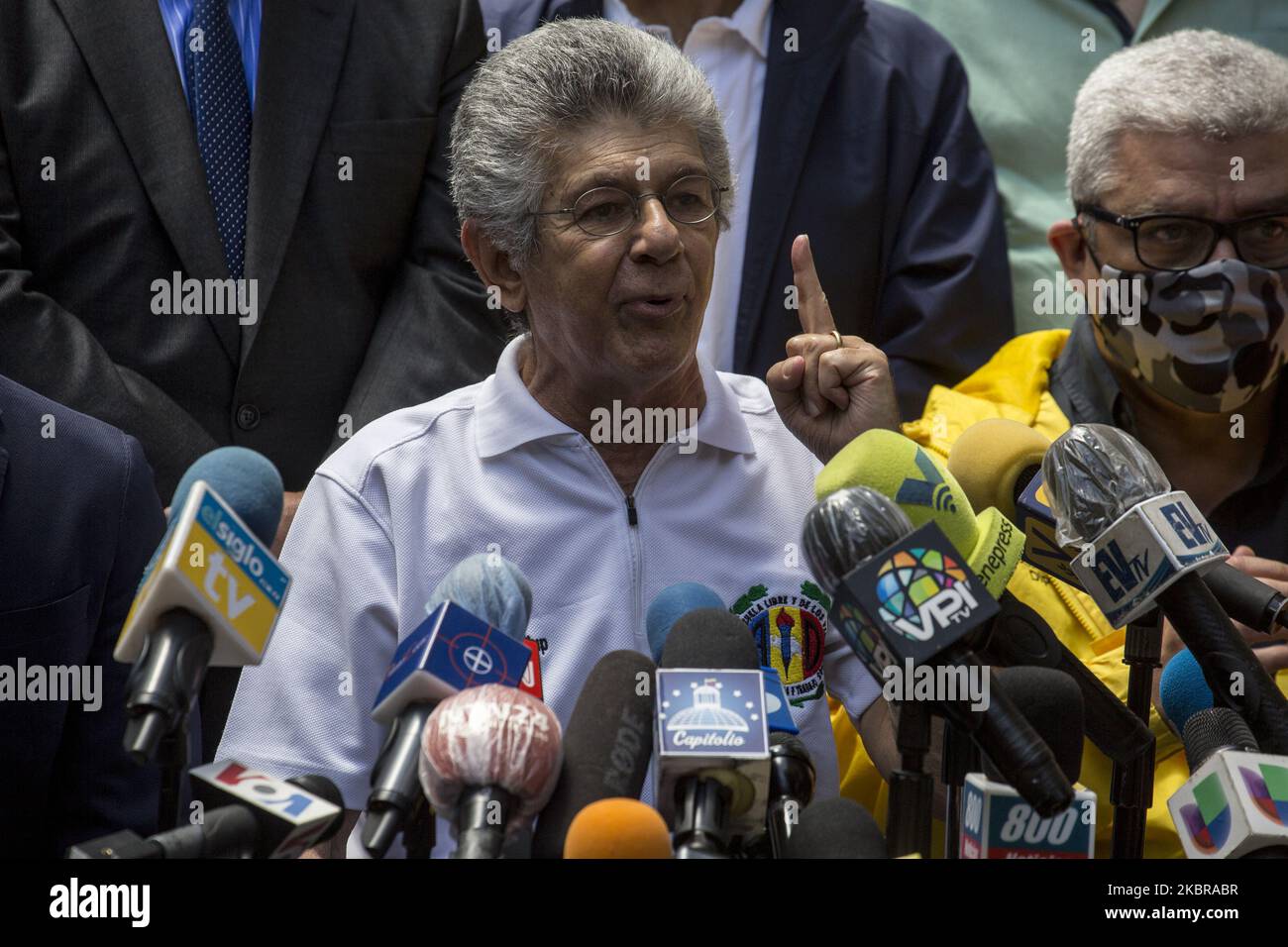 Henry Ramos Allup delivers a press conference at the headquarters of the Accion Democratica (Democratic Action) party in Caracas on June 17, 2020. Juan Guaido accused the government of trying to manipulate the upcoming elections after naming a new electoral authority favorable to the regime and ordering the intervention of opposition parties. (Photo by Rafael Briceno Sierralta/NurPhoto) Stock Photo