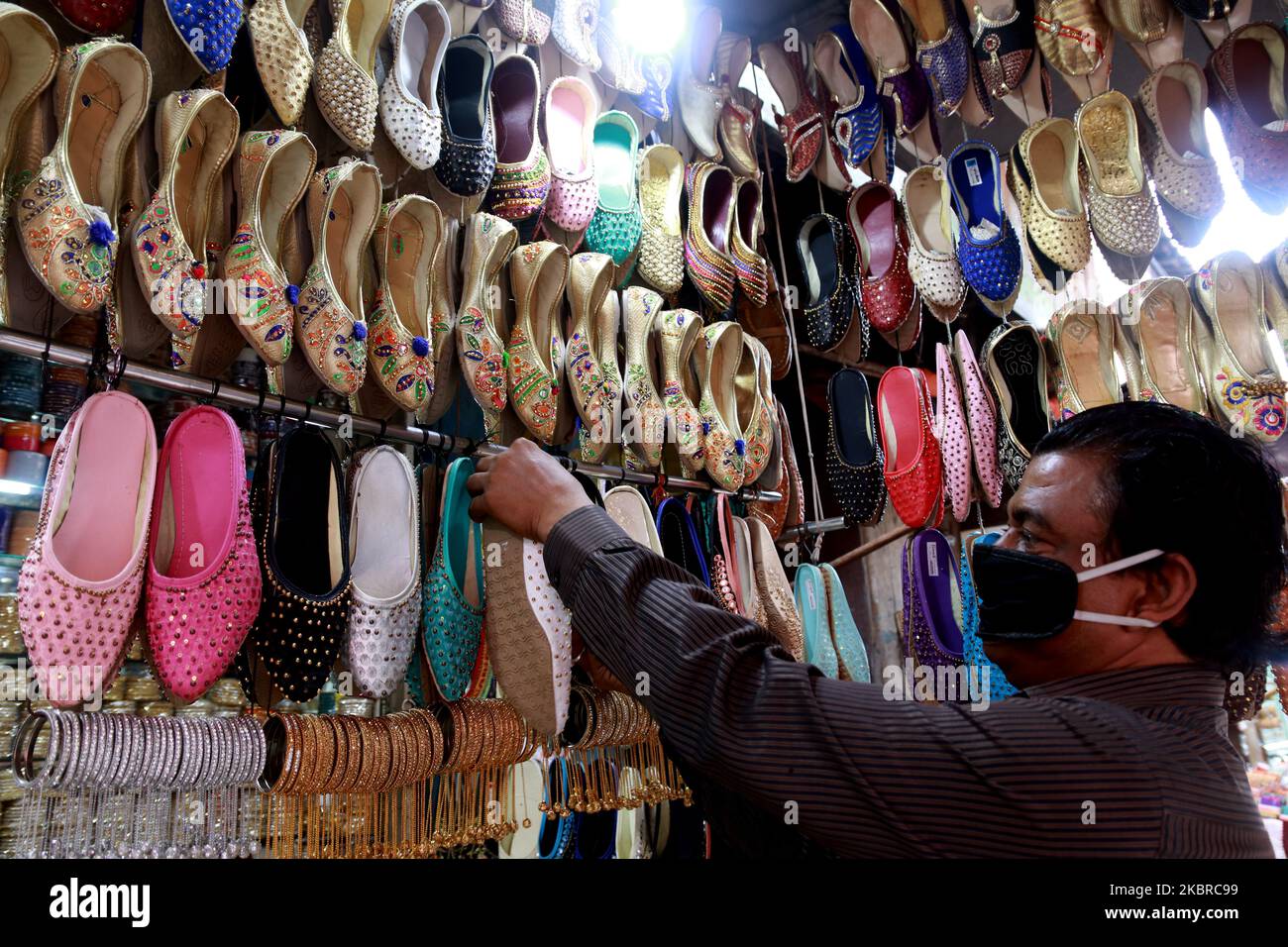 Selling shoes hi-res stock photography and images - Page 17 - Alamy