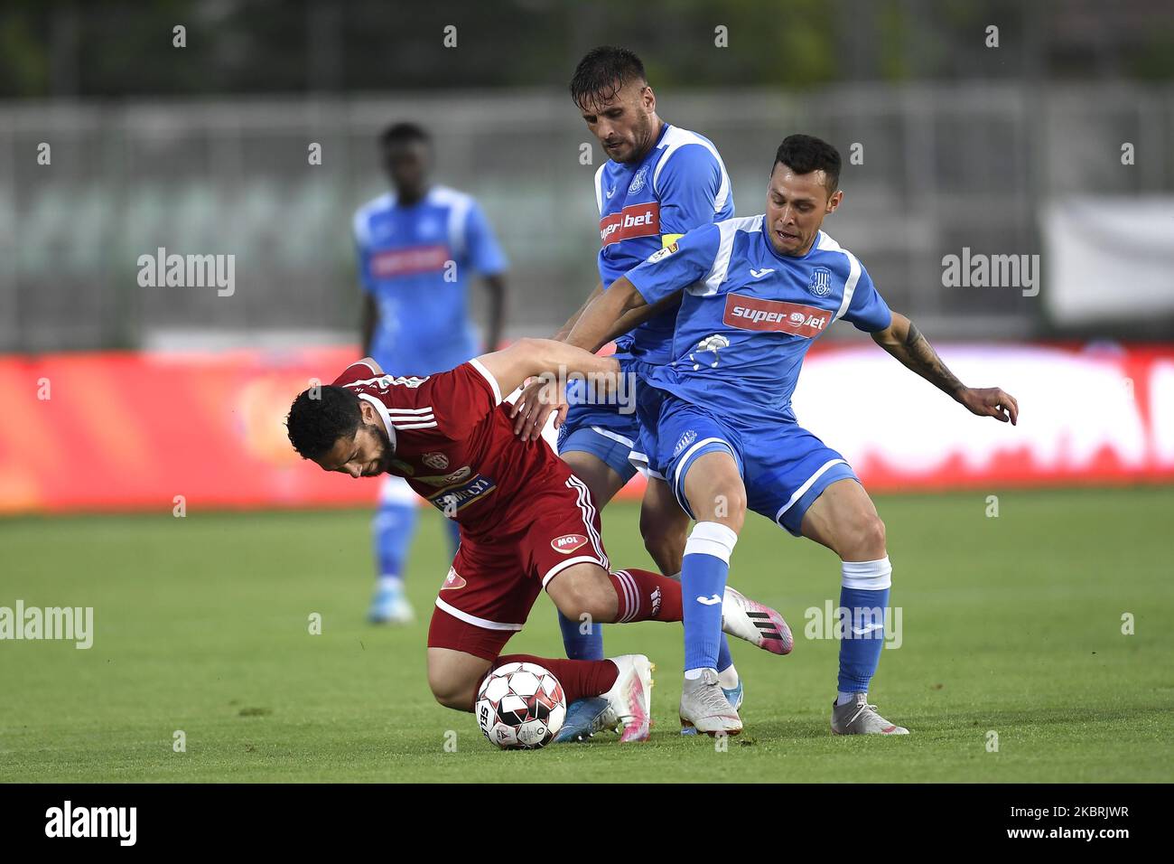 Gabriel Vasvari of Sepsi OSK in action during the match between