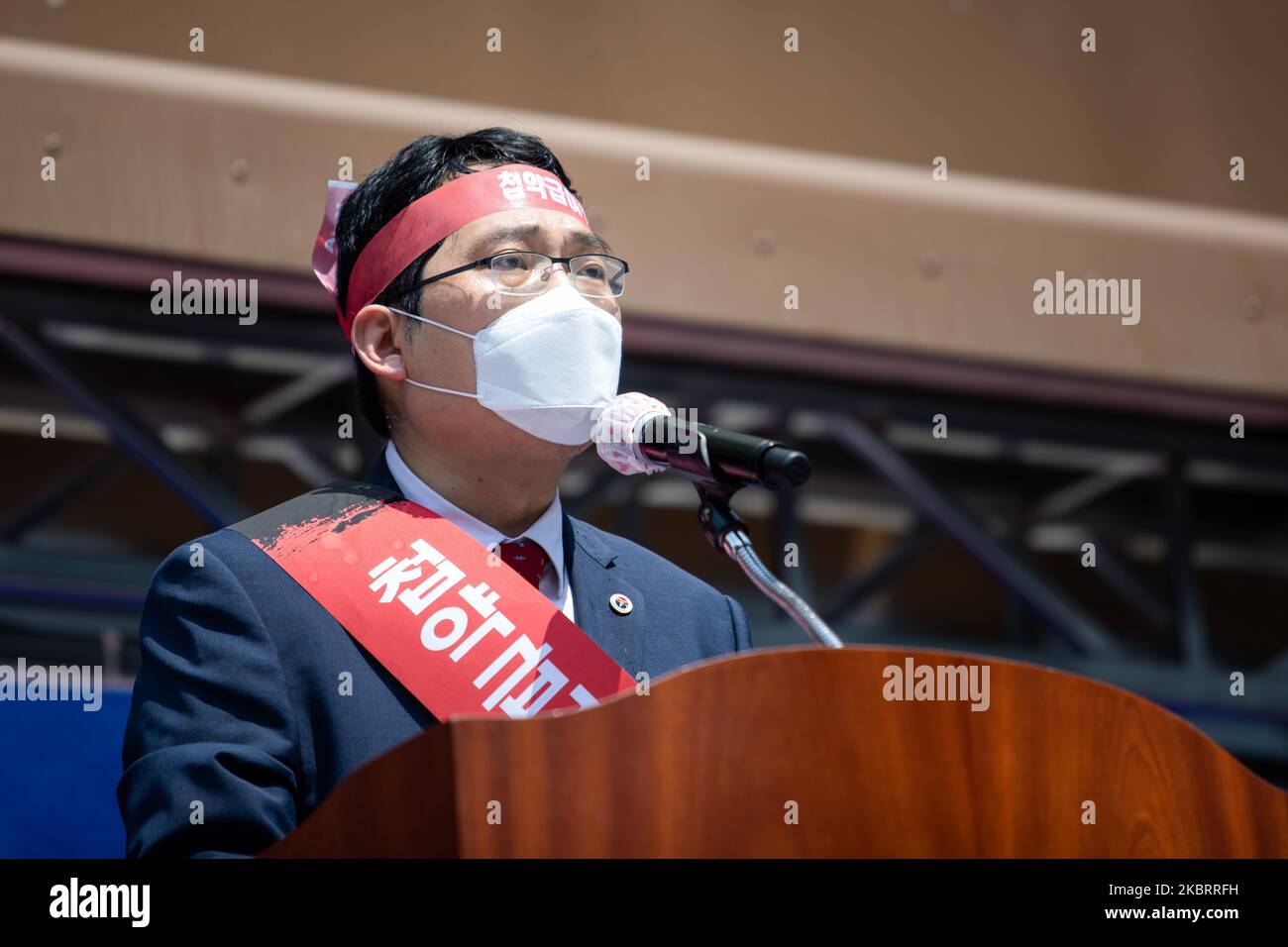 Choi Dae-jip, chairman of the Korean Medical Association, adress a speech during a protest against the application of health insurance for Traditional Korean medicine at Hanbit squre in Seoul, South Korea on the June 28, 2020. The government plans to conduct a pilot project to apply health insurance benefits to the aftereffects of cerebrovascular disease, facial nerve paralysis, menstrual pain and will be confirmed at the Health Insurance Policy Review Committee meeting next month. (Photo by Chris Jung/NurPhoto) Stock Photo