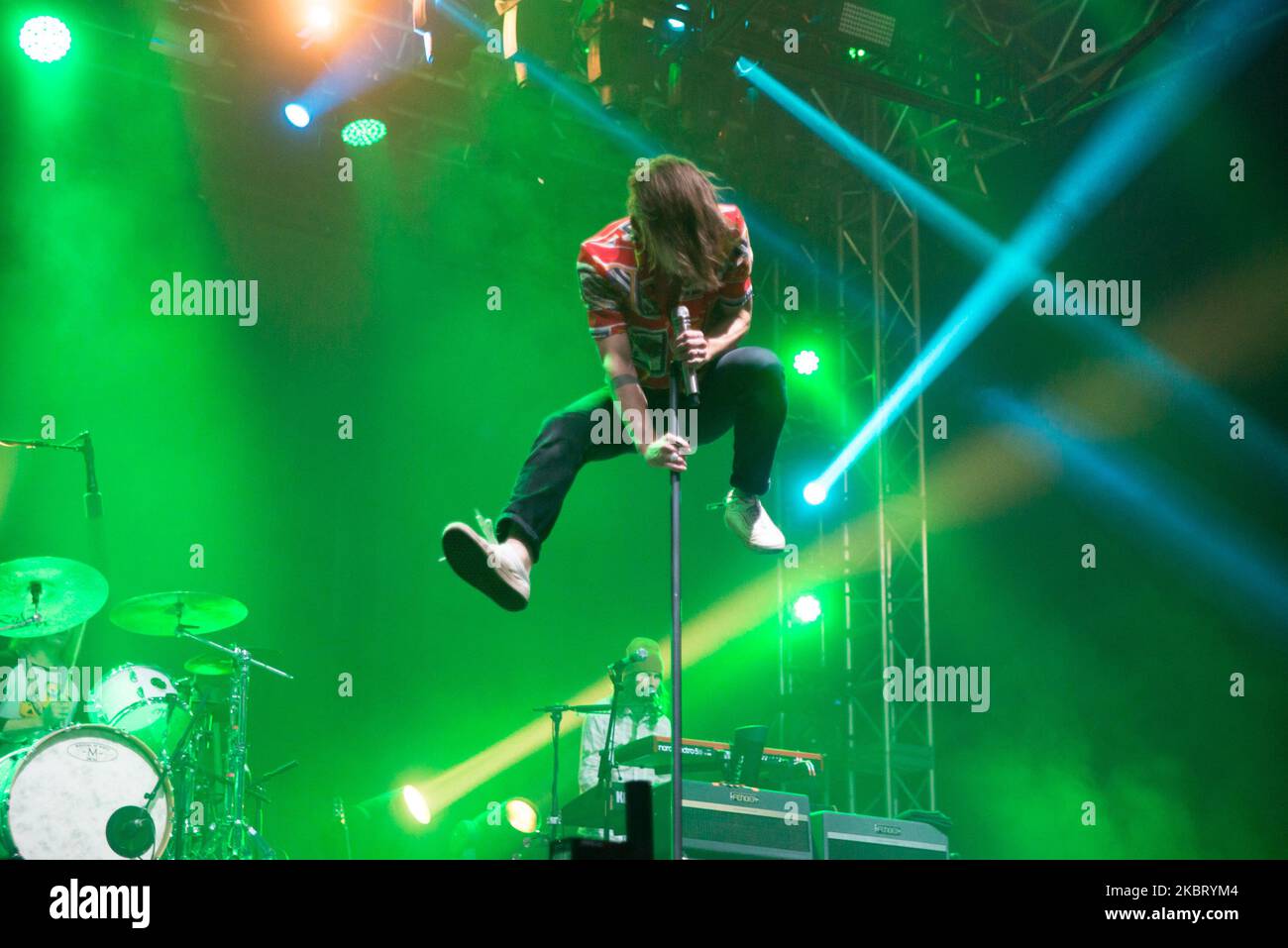 Singer Matt Shultz of American rock band Cage The Elepghan performs live at Reading Festival 2016 in Reading, Berkshire on August 28, 2016. The band currently consists of lead vocalist Matt Shultz, rhythm guitarist Brad Shultz, lead guitarist Nick Bockrath, guitarist and keyboardist Matthan Minster, bassist Daniel Tichenor, and drummer Jared Champion. (Photo by Alberto Pezzali/NurPhoto) Stock Photo