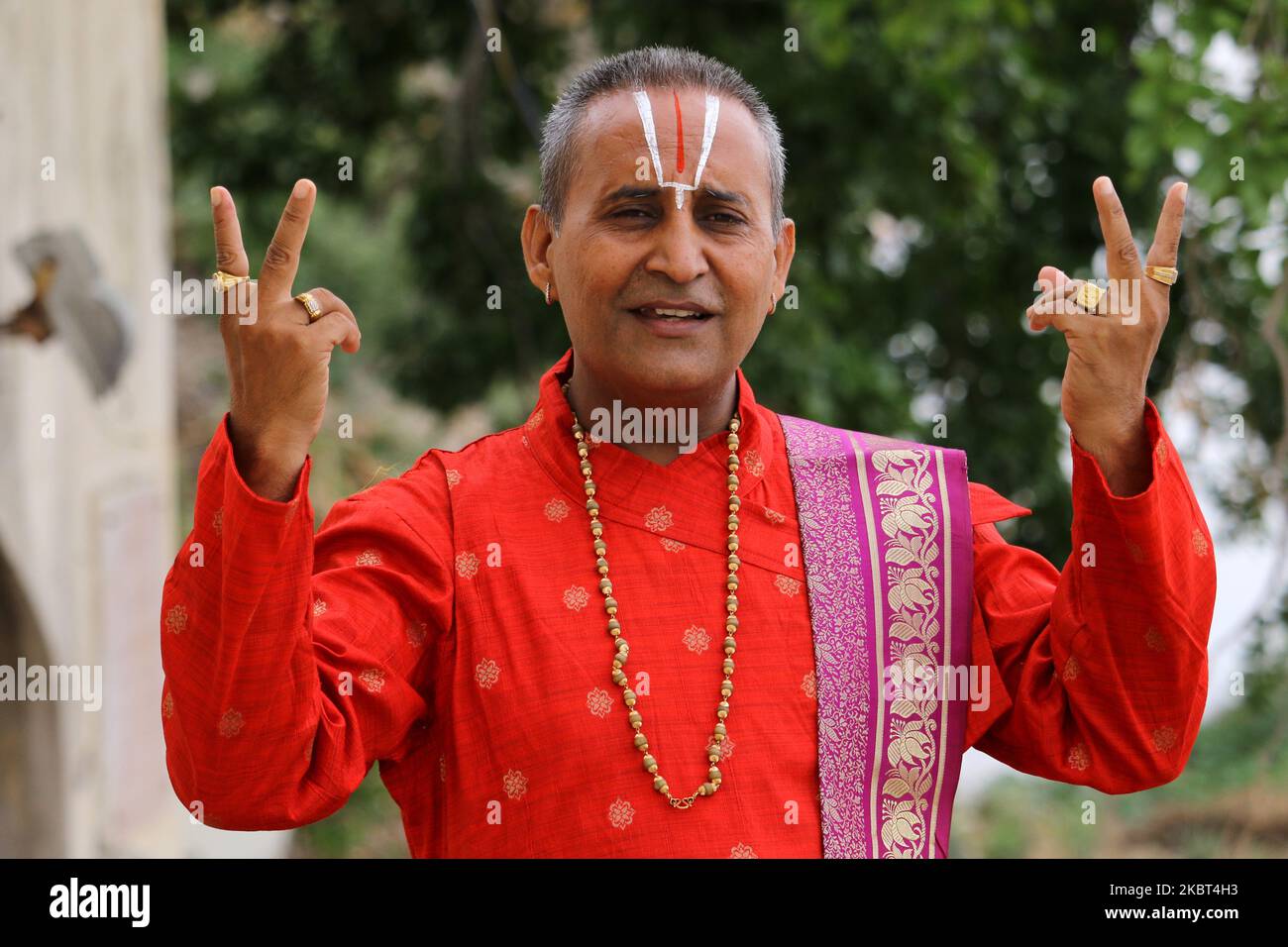 Indian hindu priest offers prayers on the occasion of ''Guru Purnima