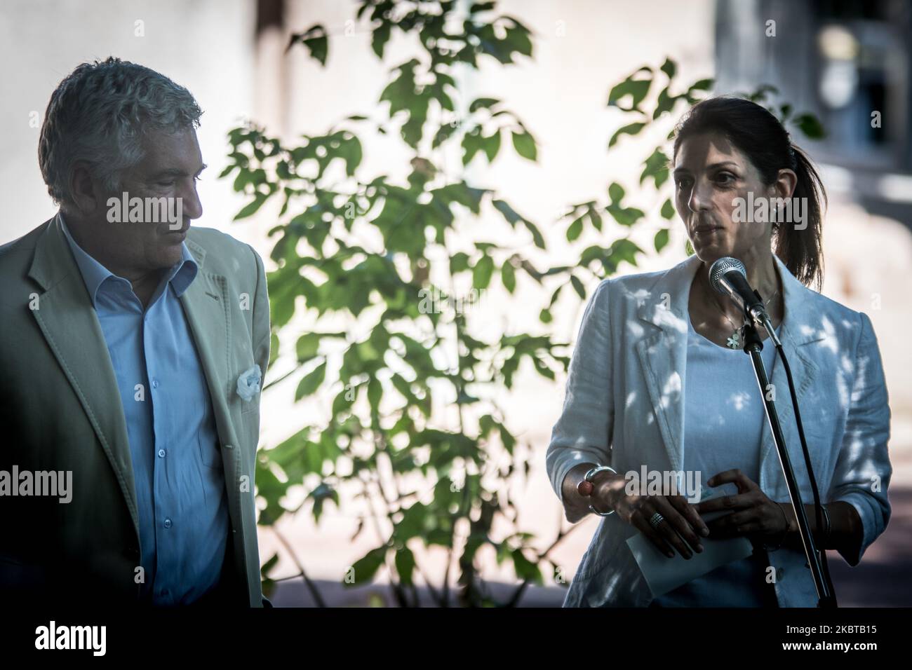 Francesco Petretti (L) president biopark of Rome and the Mayor of Rome Virginia Raggi speak at the press meeting to present the birth of two Asian lions at the Bioparco in Rome, Italy on July 10, 2020. (Photo by Andrea Ronchini/NurPhoto) Stock Photo